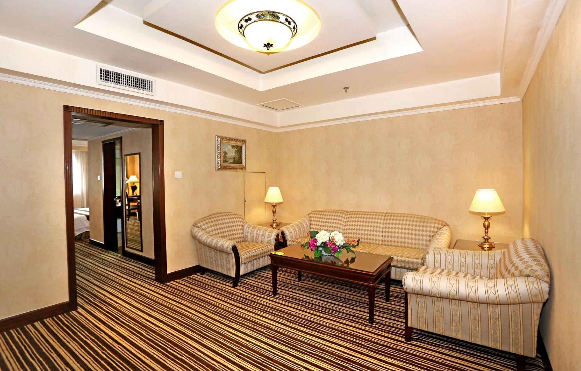 Hotel Grand Palace - Grand Management Group - Free Shuttle Bus To Fair During Fair Period
