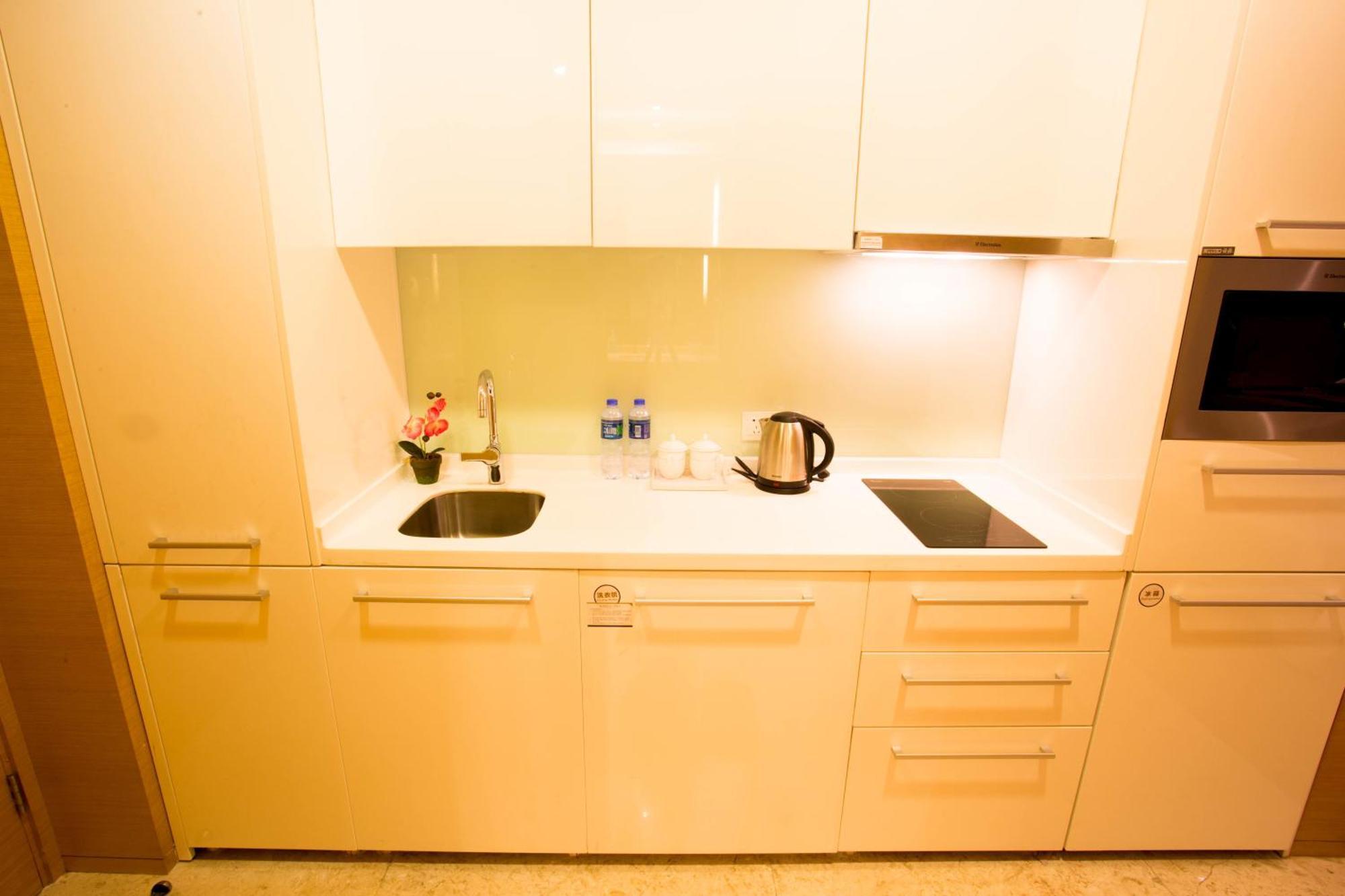 Jufeng Executive Apartment *
