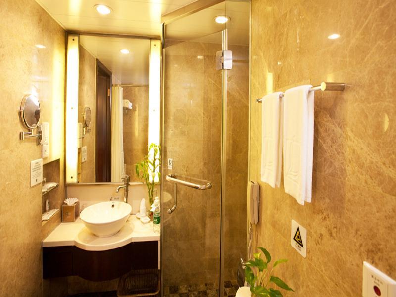 Liuhua Hotel 4*