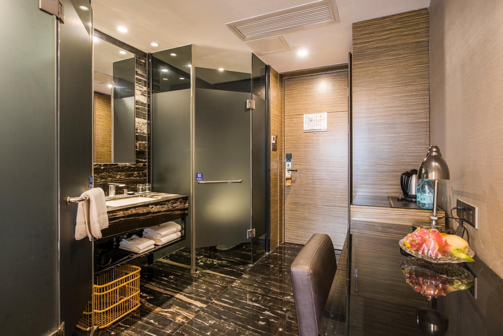 Hotel La Perle International - Free Shuttle Between And Exhibition Center During Fair & Exhibitor Registration Counter