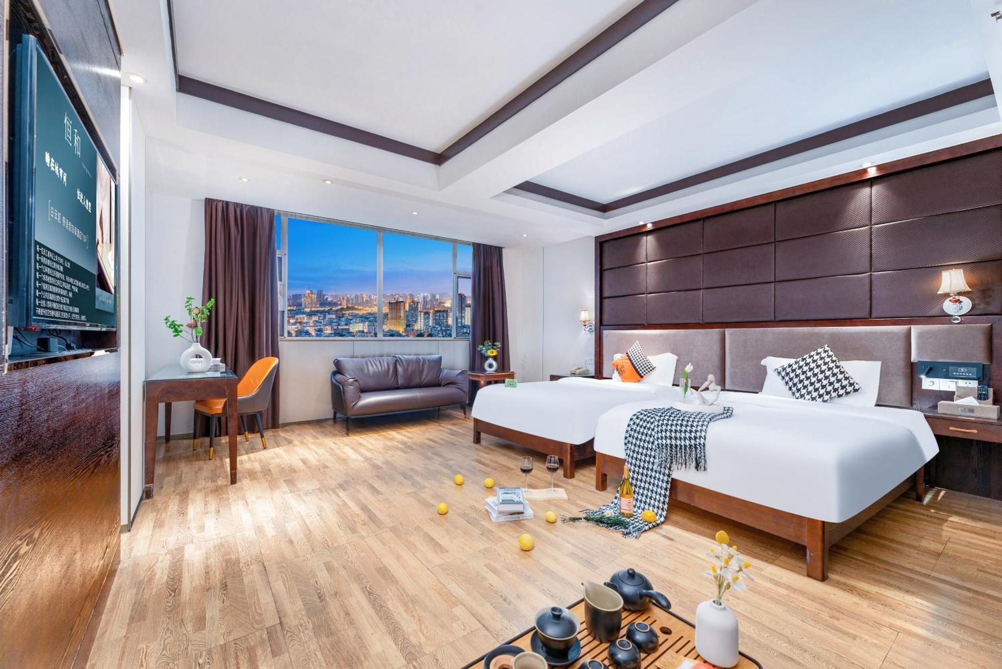Hotel Henghe Selected S Design Hotel - Flagship Store Of Guangzhou Baiyun Railway Station International Convention Center--Reputation Preferred Guangzhou
