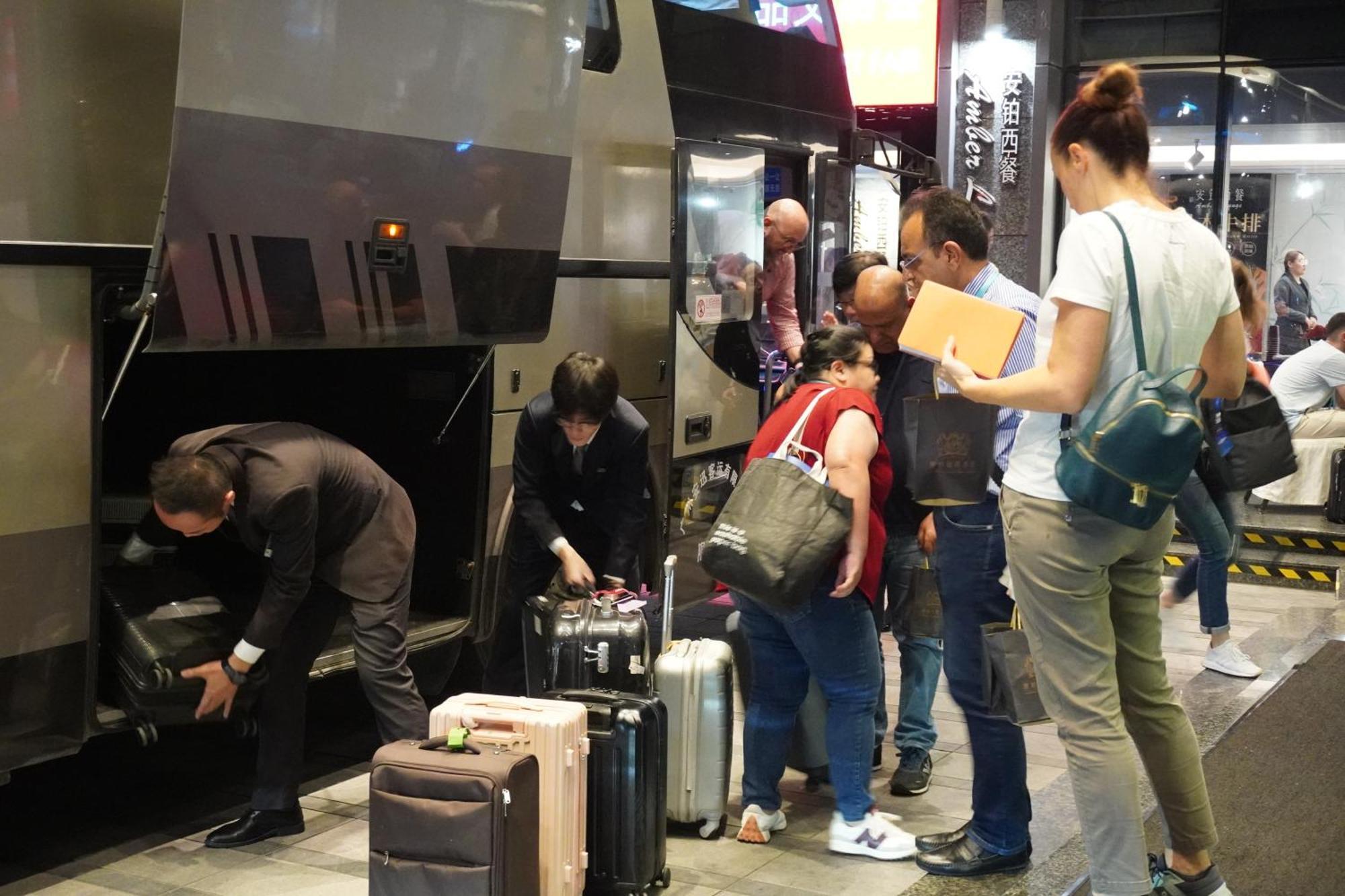 La Perle International - Free Shuttle Between And Exhibition Center During Fair & Exhibitor Registration Counter
