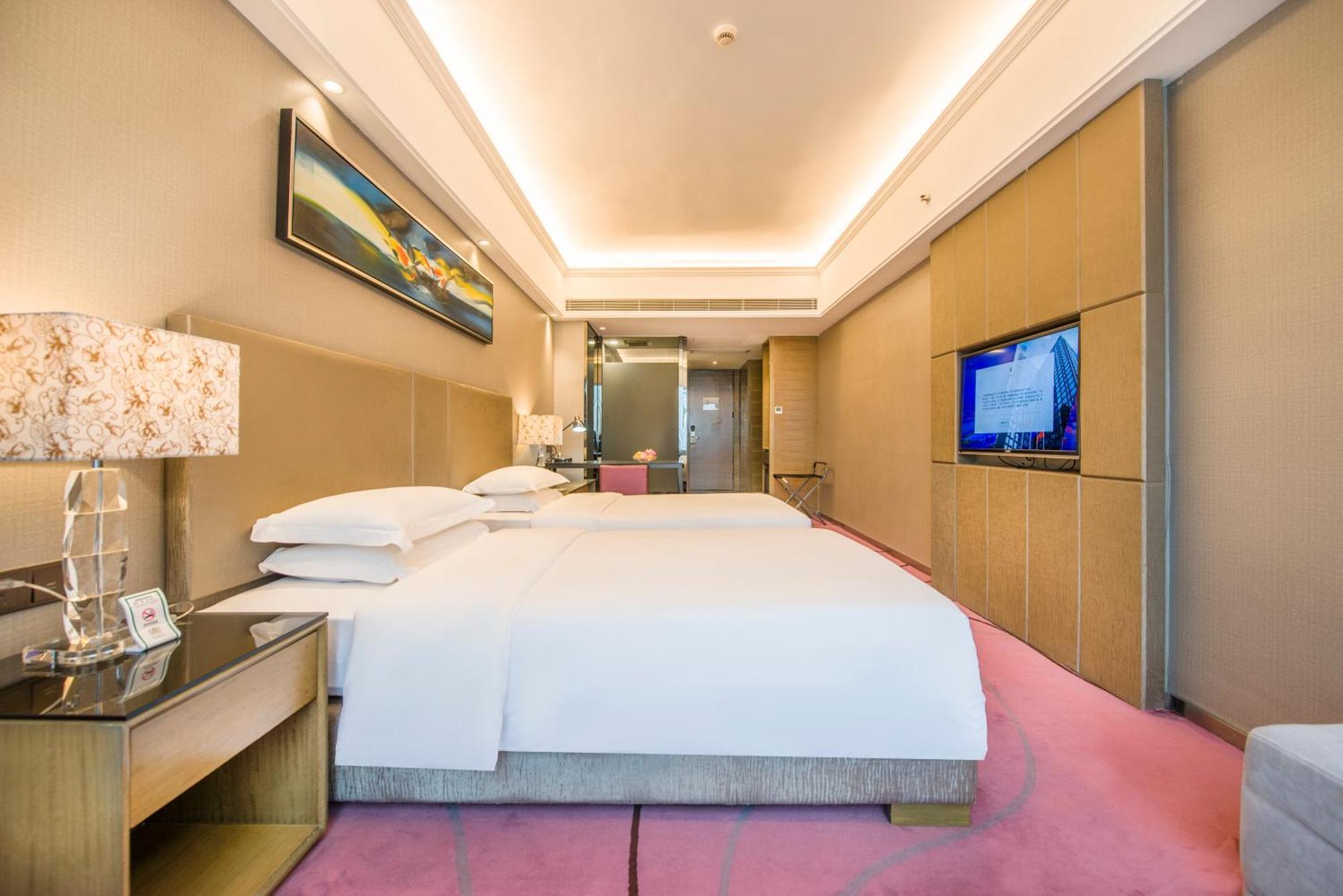 La Perle International - Free Shuttle Between And Exhibition Center During Fair & Exhibitor Registration Counter Guangzhou