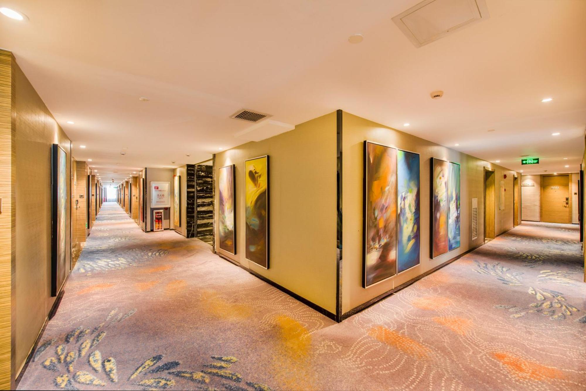 La Perle International - Free Shuttle Between And Exhibition Center During Fair & Exhibitor Registration Counter Hotel