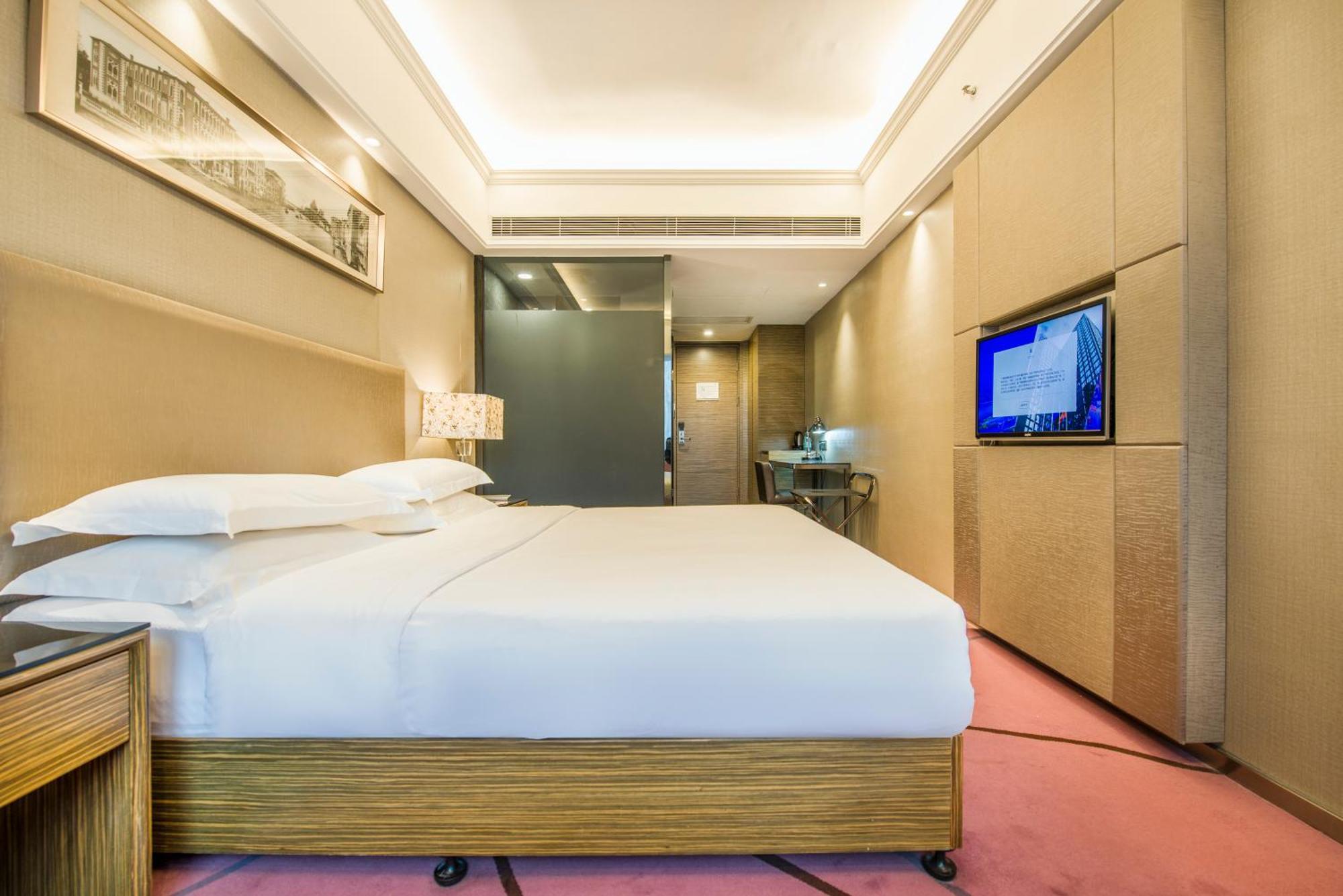 La Perle International - Free Shuttle Between And Exhibition Center During Fair & Exhibitor Registration Counter Hotel