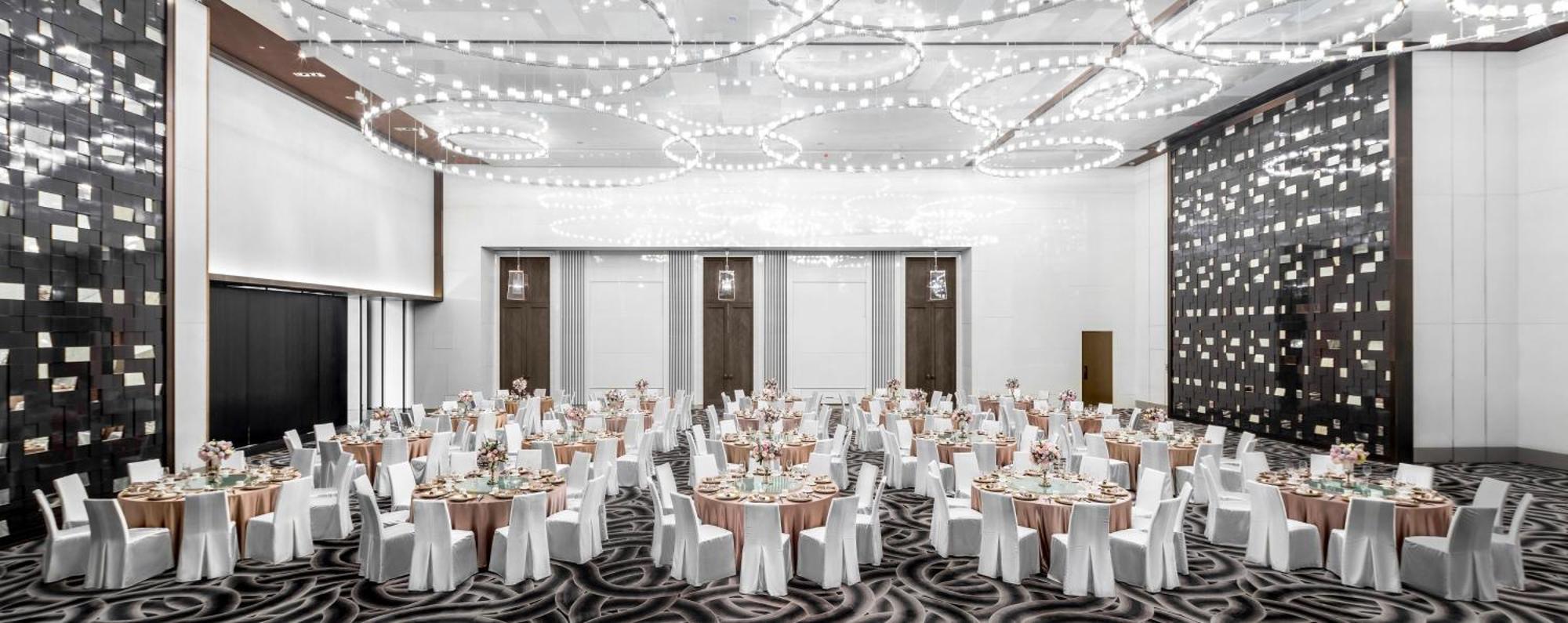Mandarin Oriental, Hotel