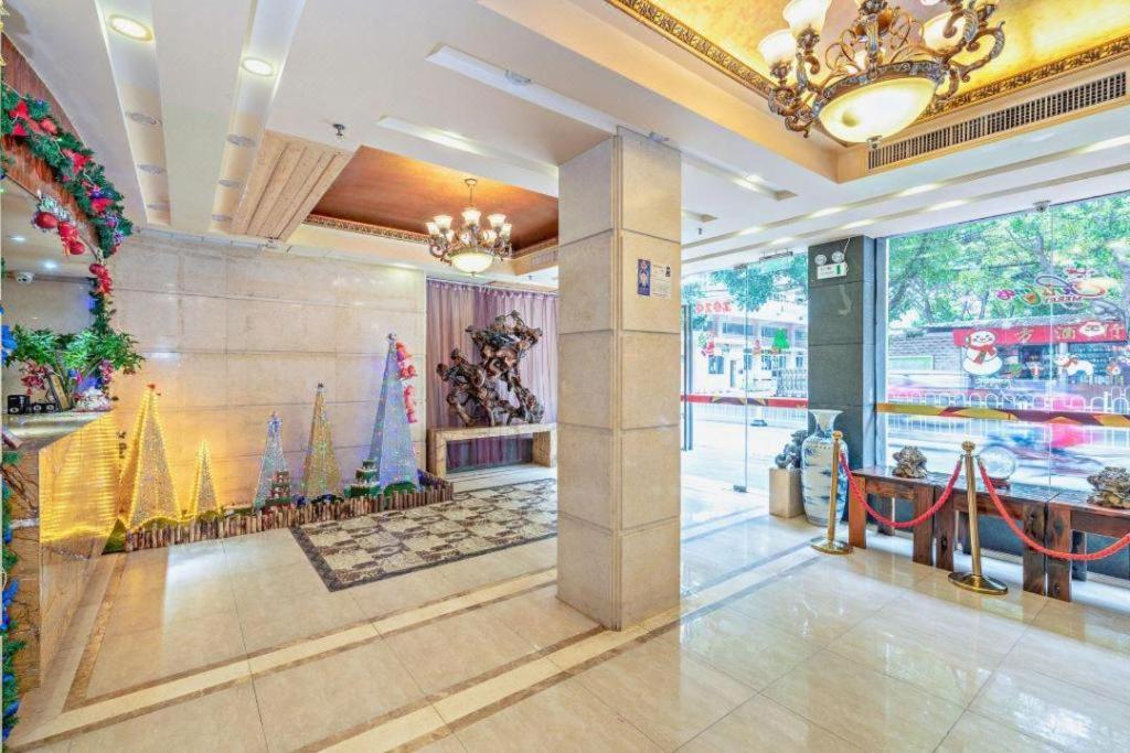 Royal Garden 3*