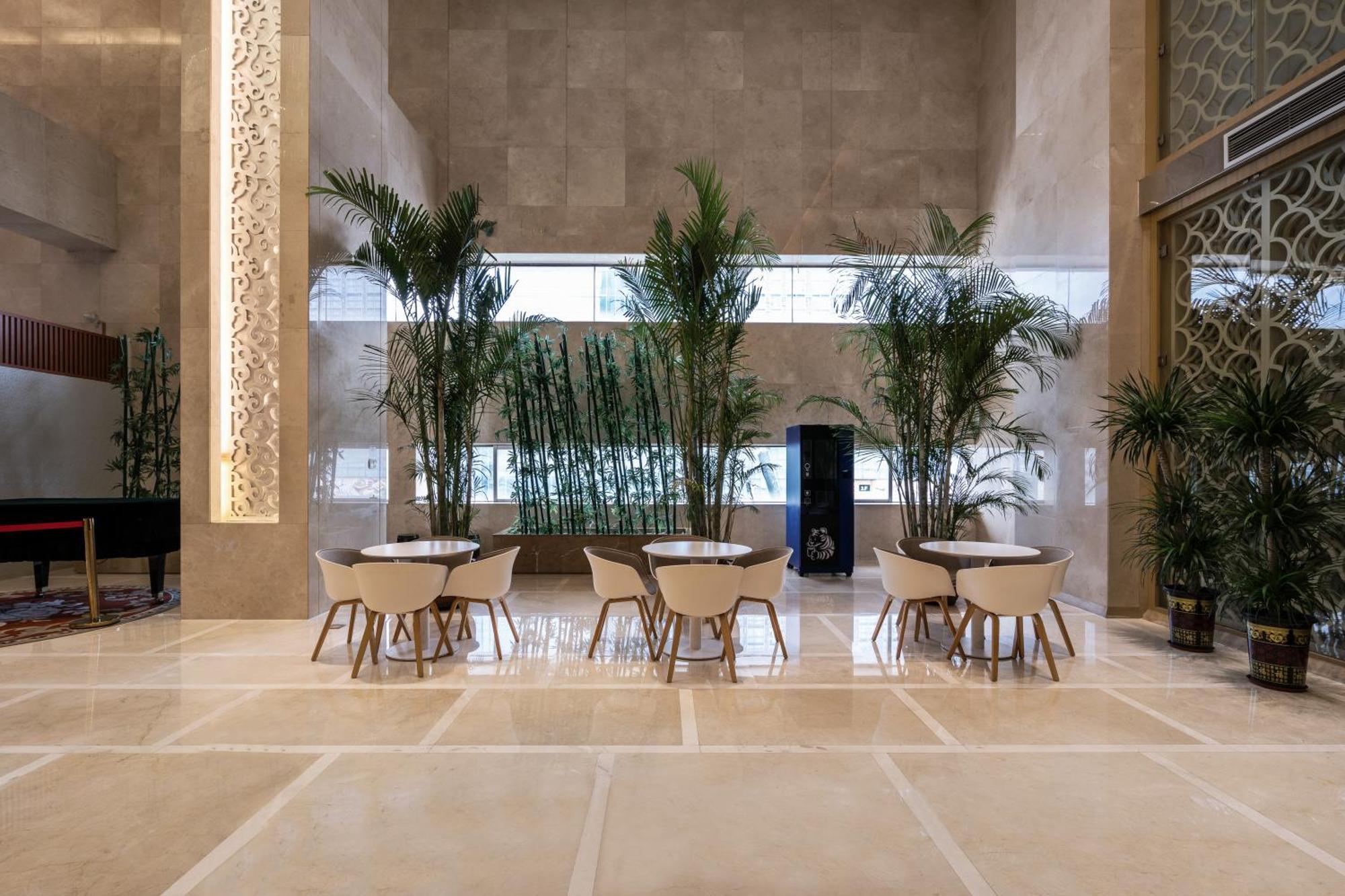 Hotel Pearl River International - Canmetro Line 11 Yijing Lu Station 4*
