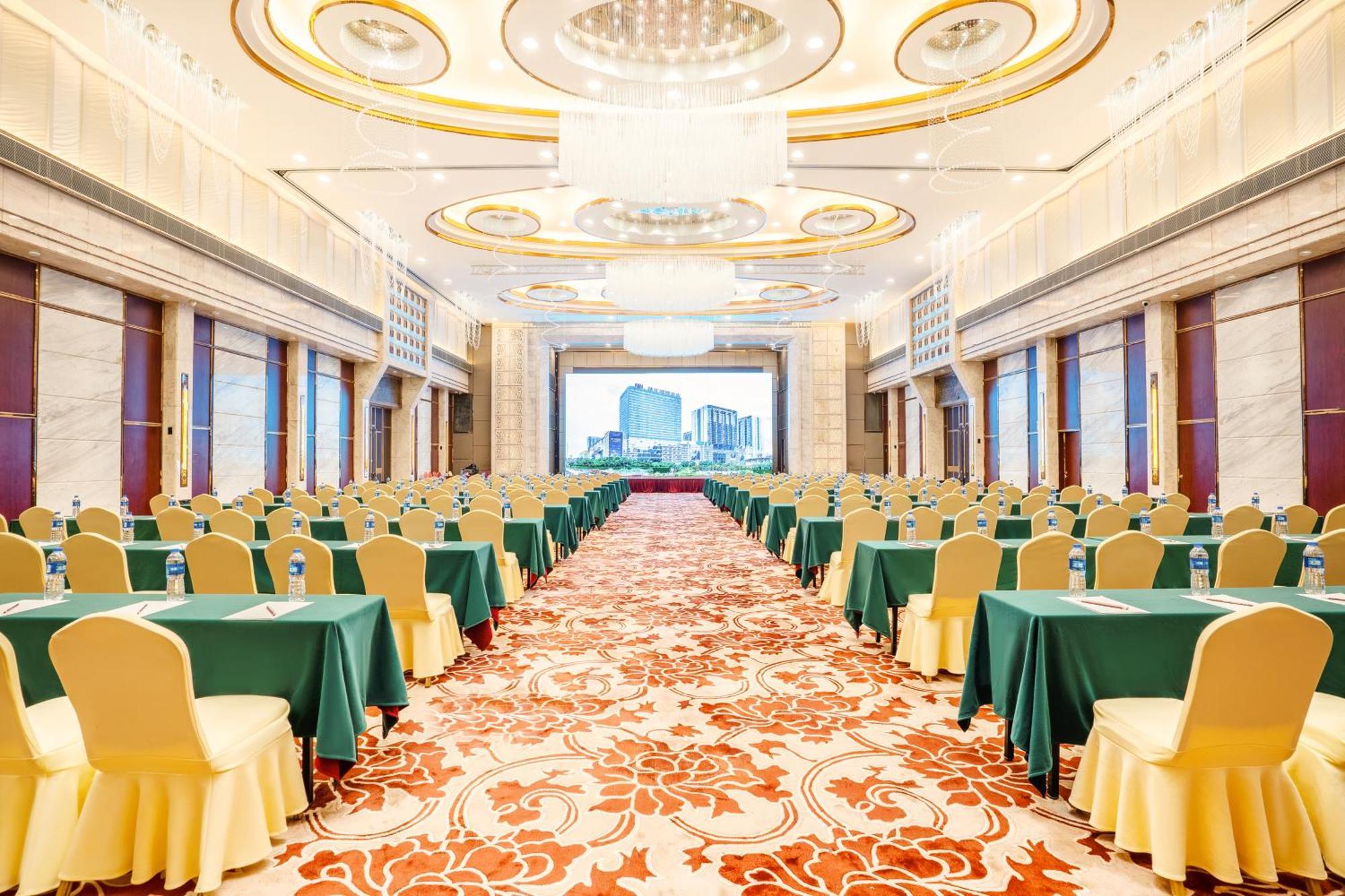 Pearl River International - Canmetro Line 11 Yijing Lu Station 4* Guangzhou