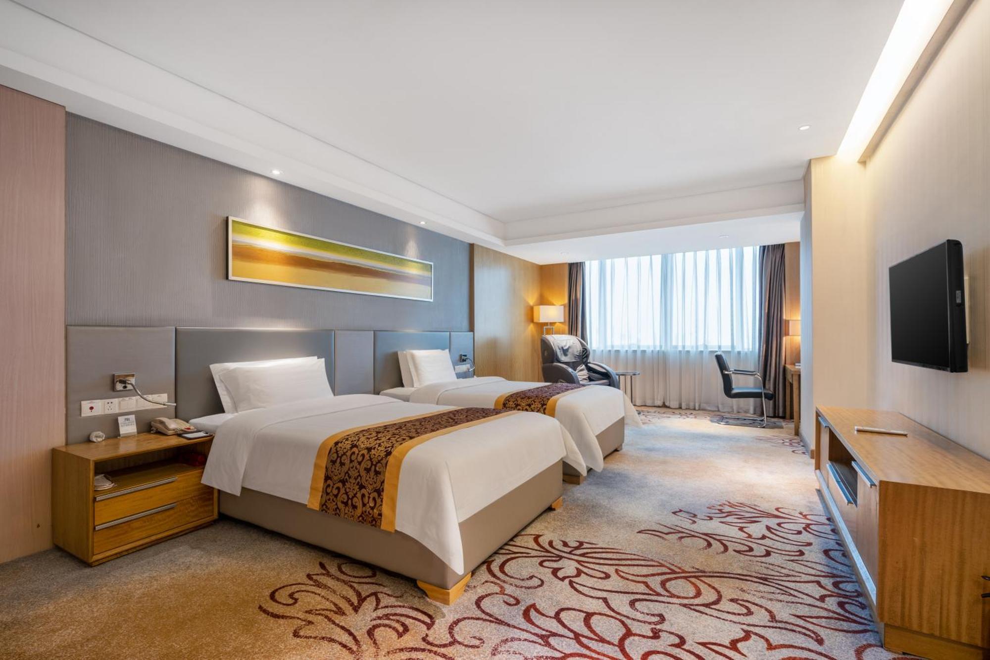 Hotel Pearl River International - Canmetro Line 11 Yijing Lu Station 4*