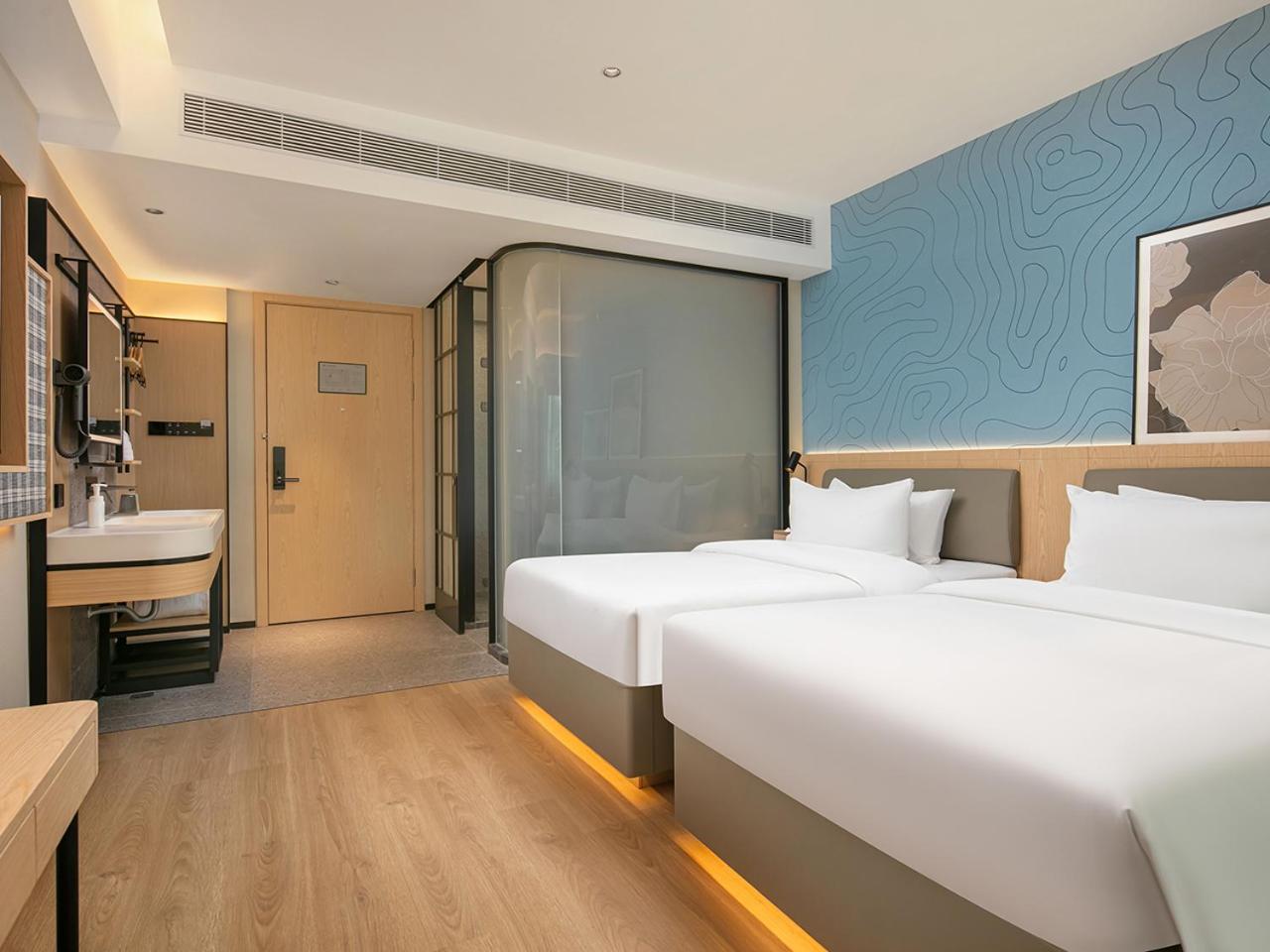 Country & By Radisson, Railway Station Xiaobei 4*