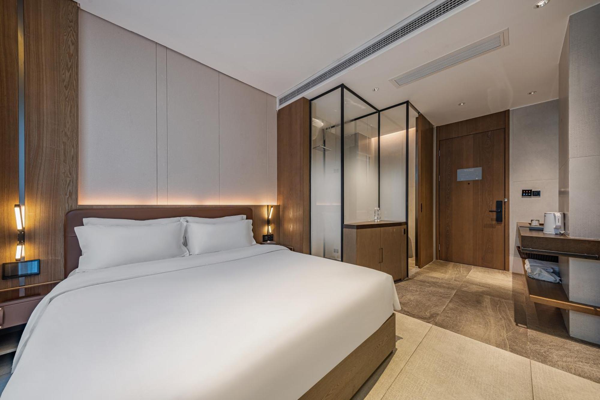 Hotel Licheng Ruixuan At Taikoo Hui 3*