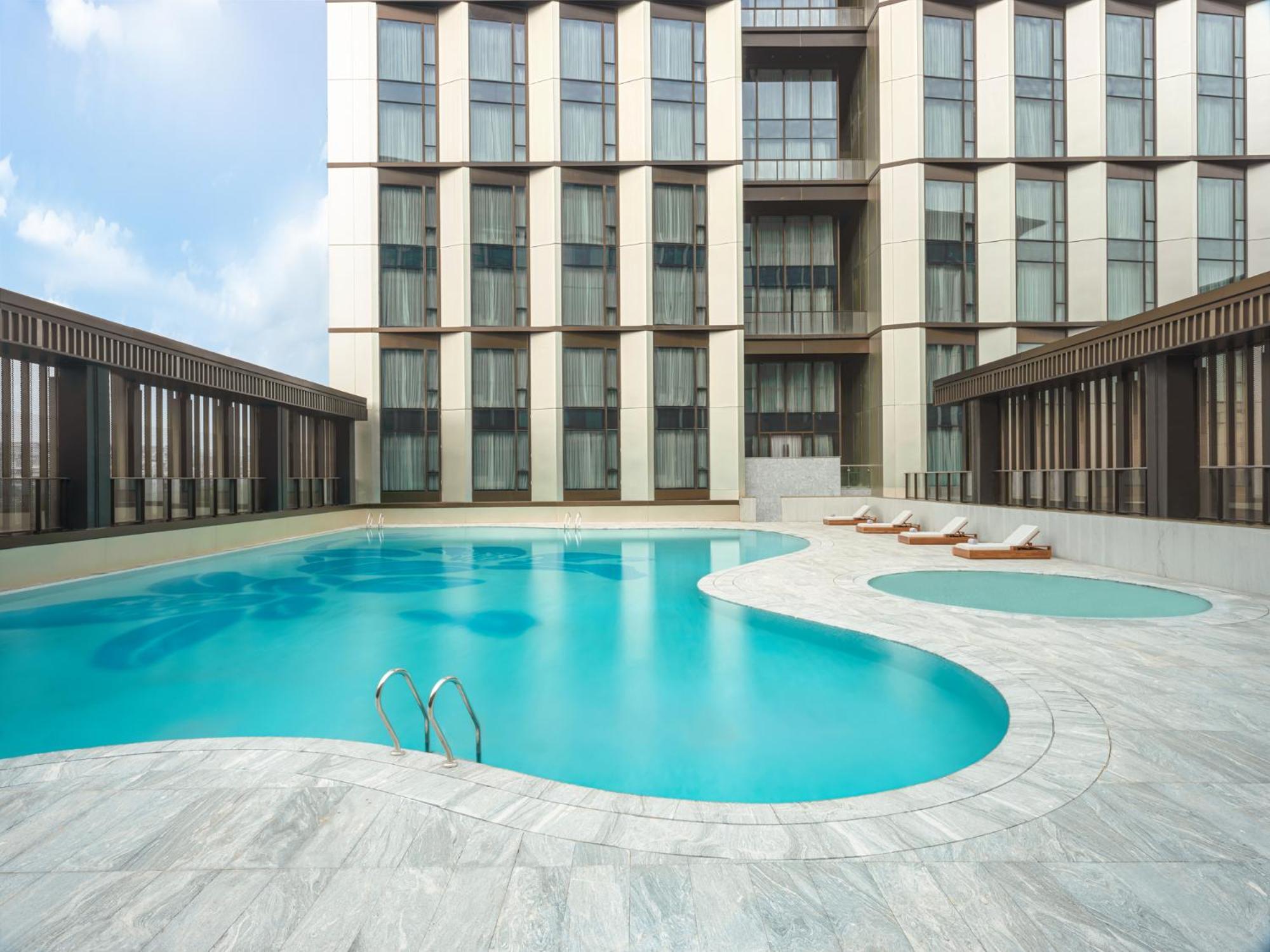 Hotel Element Baiyun 5*