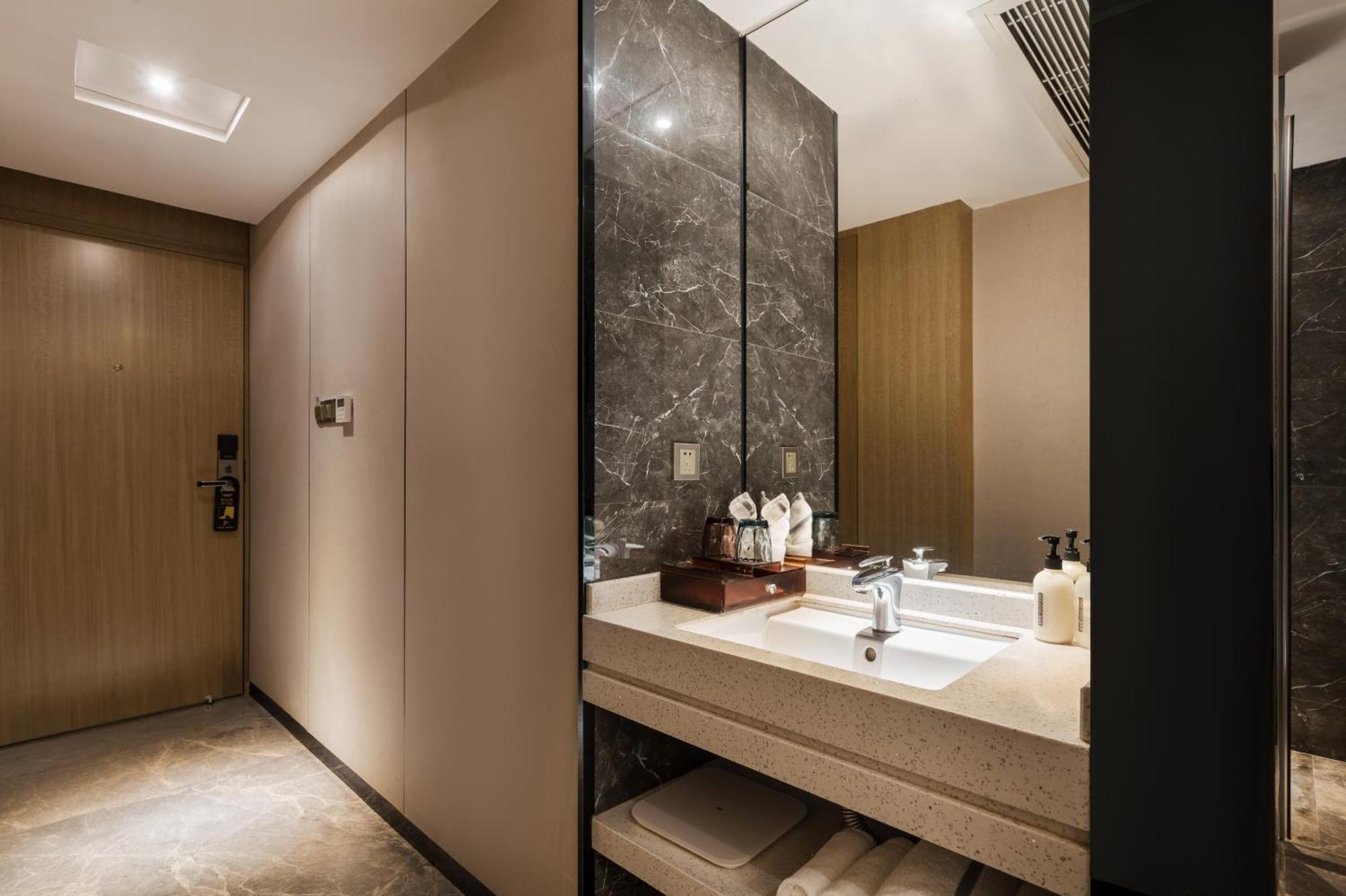 Hotel Paco Hotel Tianpingjia Metro Guangzhou - Free Shuttle Bus For Canton Fair 4*