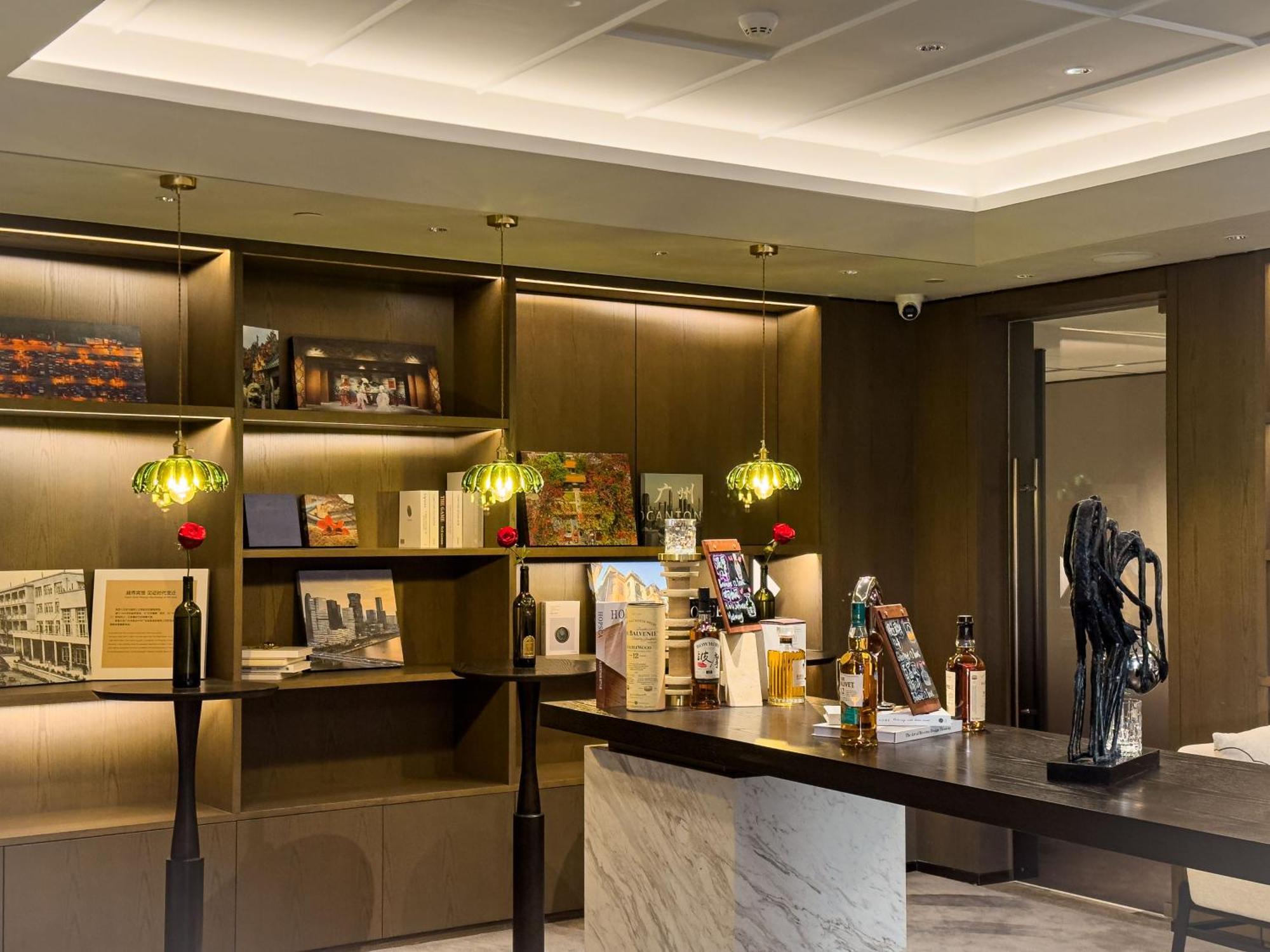 Yuexiu Guangzhou, Curio Collection By Hilton-free Shuttle Between And Exhibition Center During Fair Period & Exhibitor Registration Counter & Halal Food Hotel Guangzhou