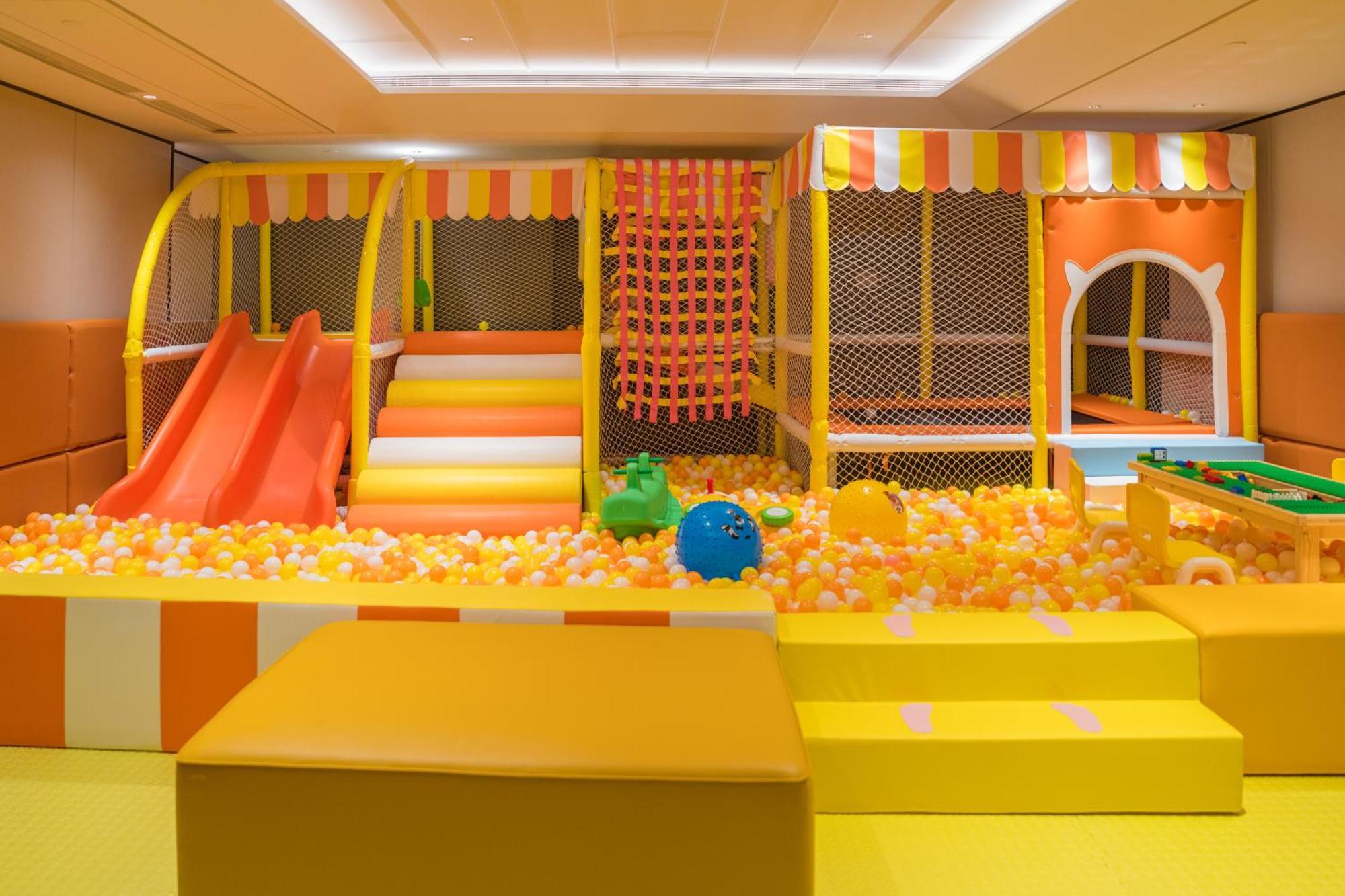 Yuexiu Guangzhou, Curio Collection By Hilton-free Shuttle Between And Exhibition Center During Fair Period & Exhibitor Registration Counter & Halal Food 5* Guangzhou
