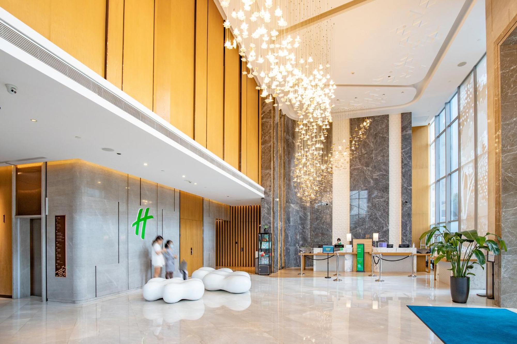 South - Fair Free Shuttle Bus, Near Metro Station, Nanhu Paradise Hotel 4*