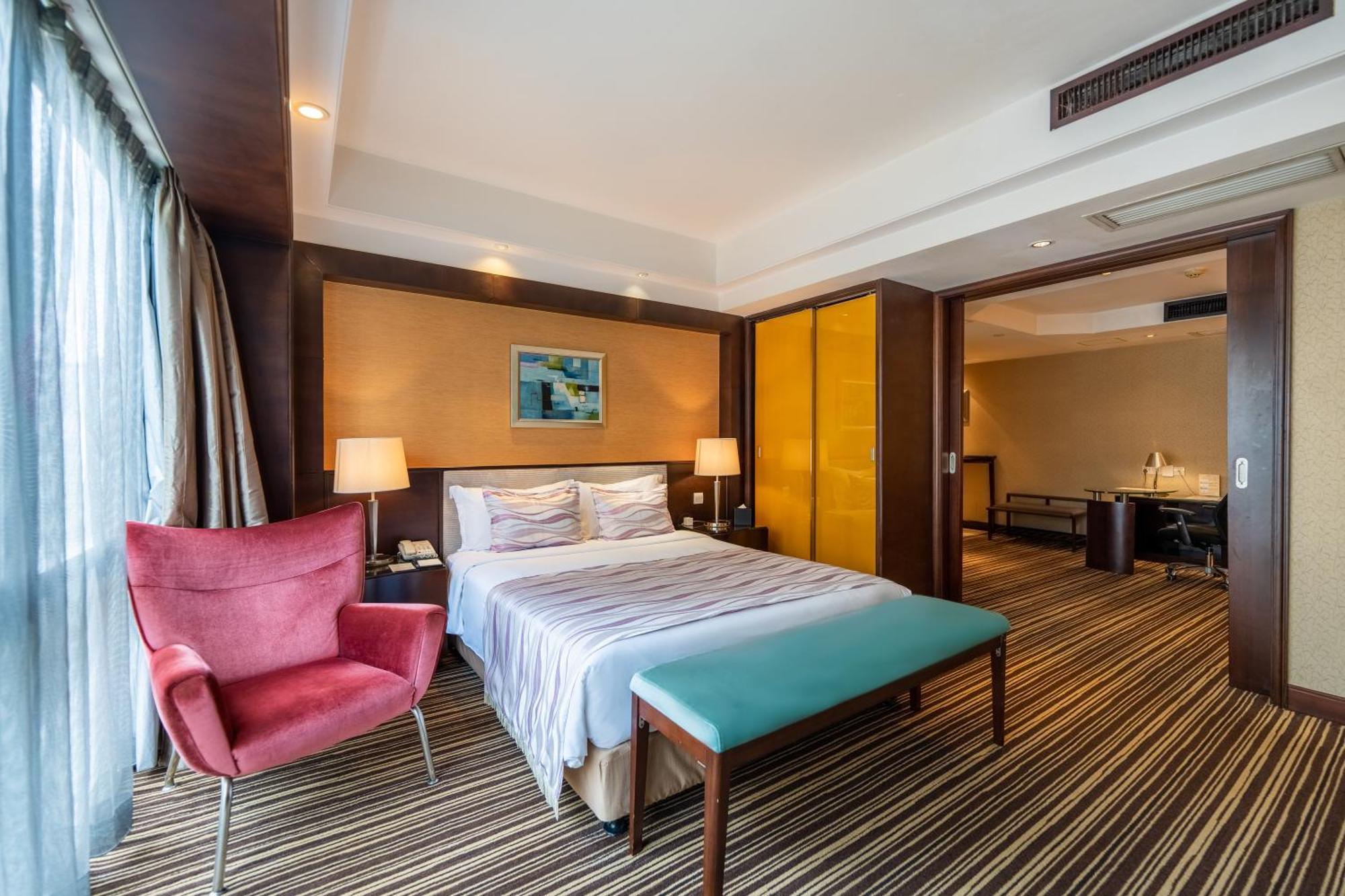 Leeden 4*