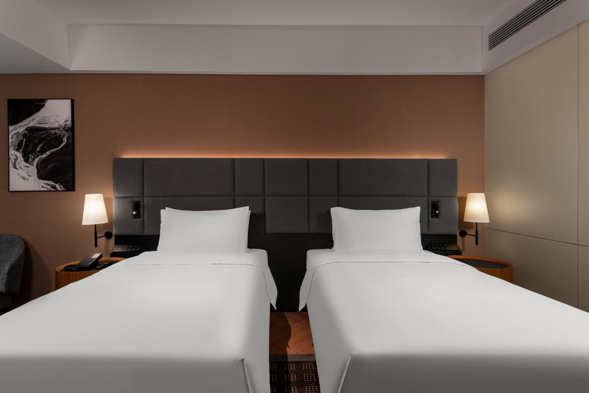 Intercity South Railway Station - Free Minibar Including Erdinger Weissbier Hotel