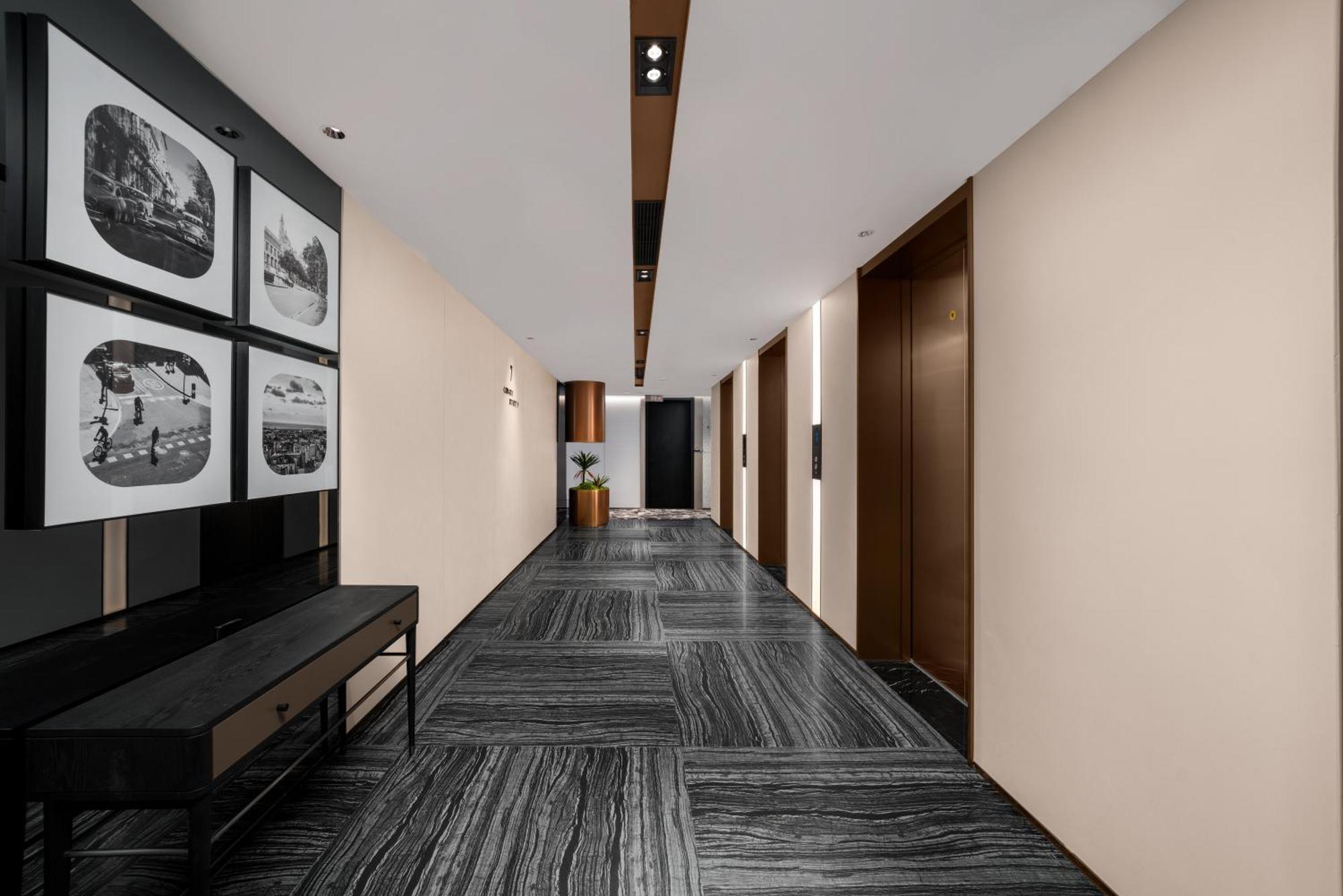 Intercity South Railway Station - Free Minibar Including Erdinger Weissbier Hotel 5*