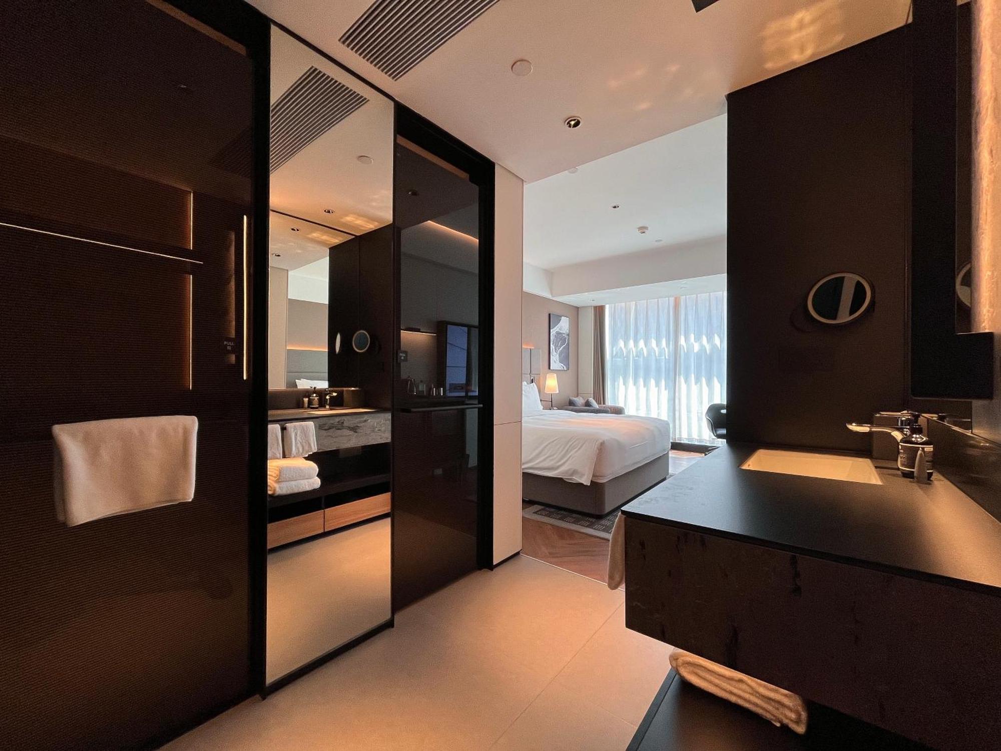 Intercity South Railway Station - Free Minibar Including Erdinger Weissbier Hotel 5*