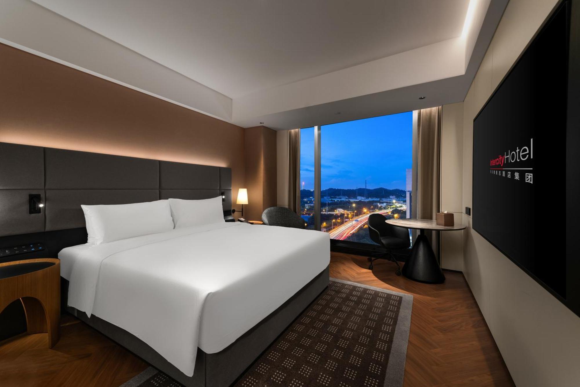 Hotel Intercity South Railway Station - Free Minibar Including Erdinger Weissbier Guangzhou