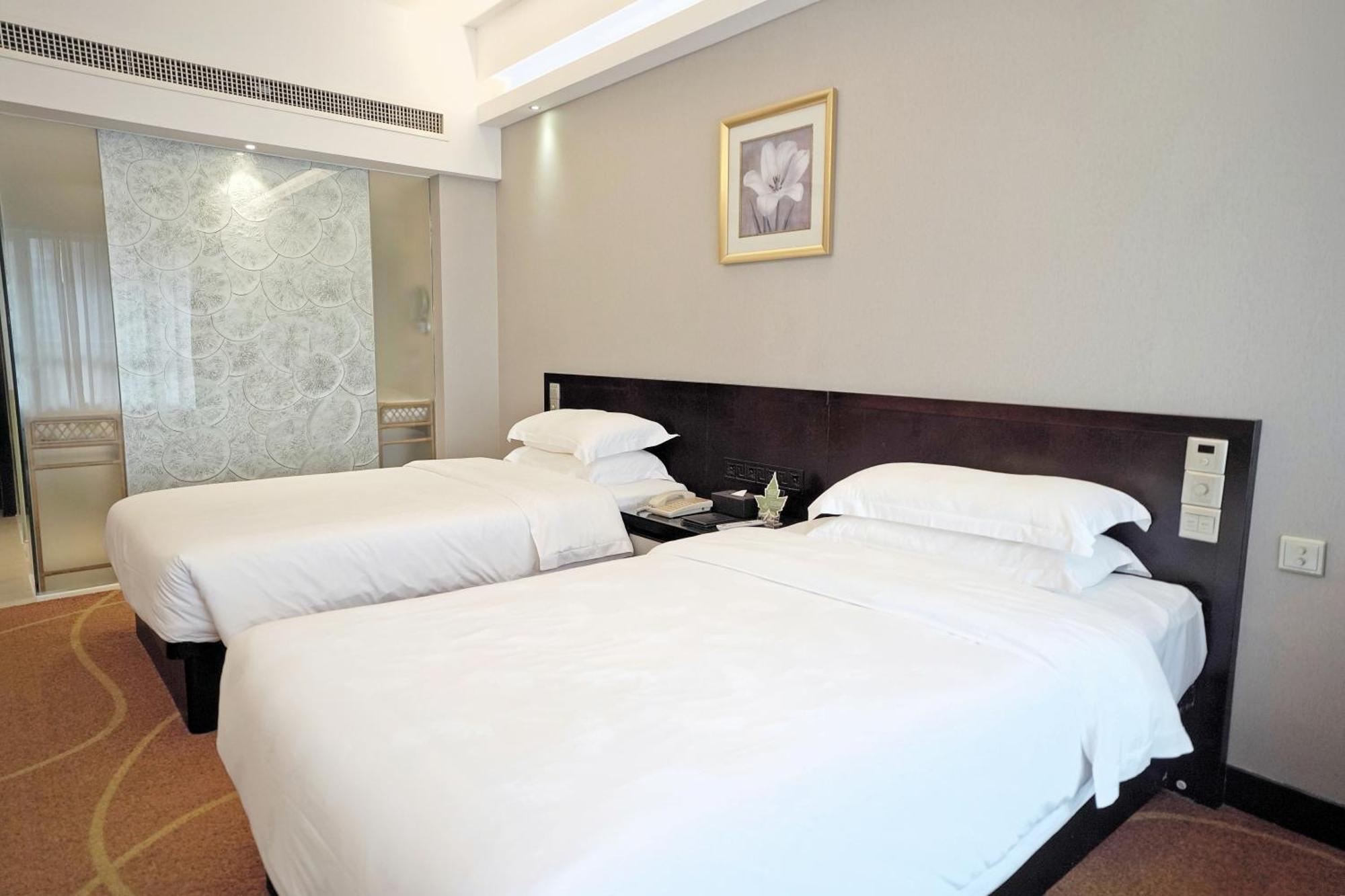 Landmark International 4*