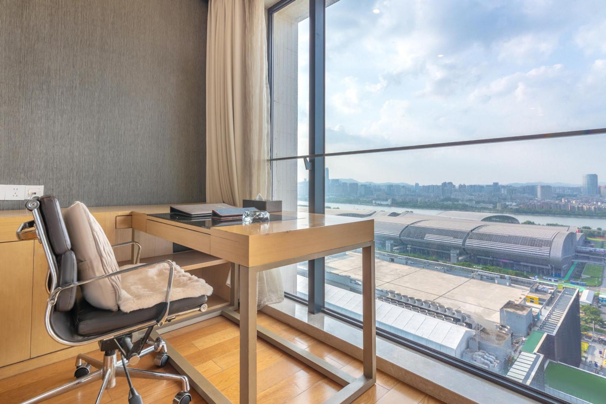 City Pazhou Apartment