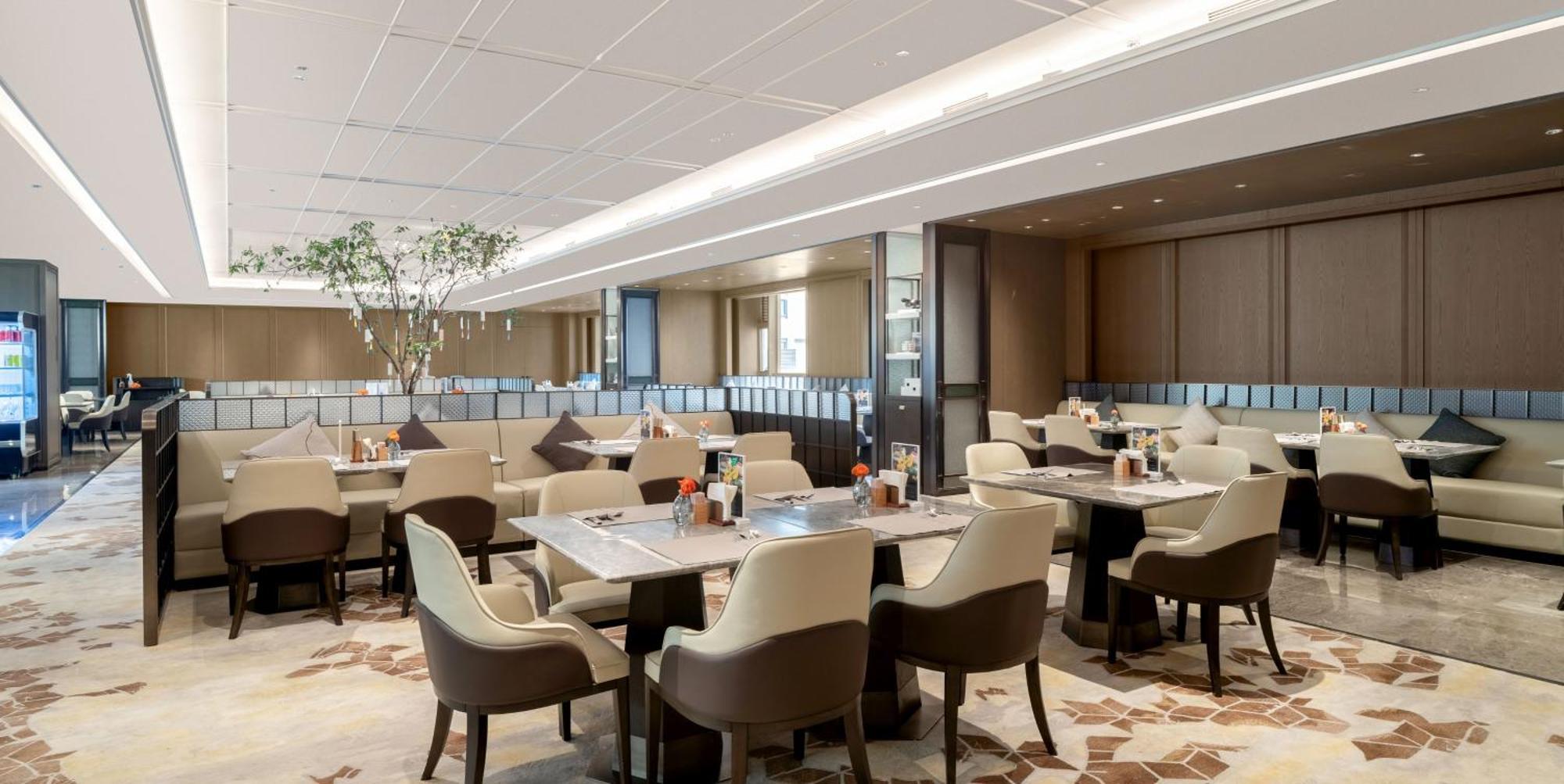 Yuexiu Guangzhou, Curio Collection By Hilton-free Shuttle Between And Exhibition Center During Fair Period & Exhibitor Registration Counter & Halal Food Guangzhou