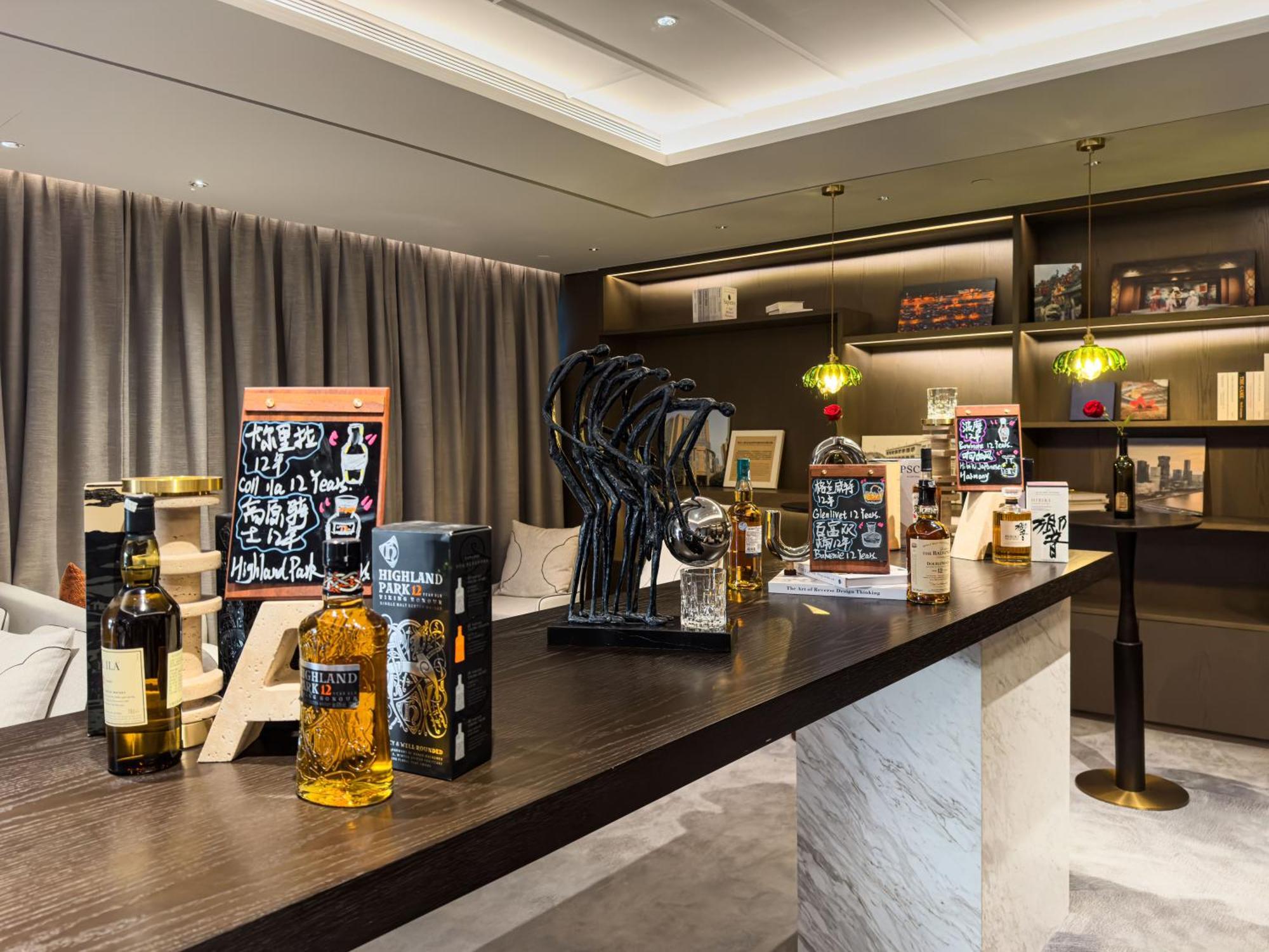 Yuexiu Guangzhou, Curio Collection By Hilton-free Shuttle Between And Exhibition Center During Fair Period & Exhibitor Registration Counter & Halal Food Hotel Guangzhou