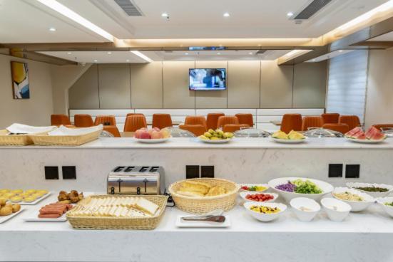 Baiyun Airport Renhe Cornet International Chain 4*