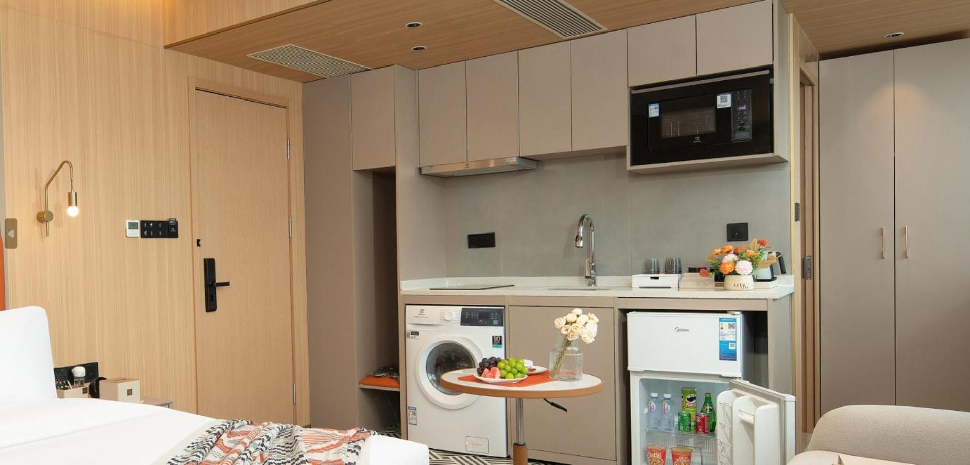 Hotel Grandee Rezen - Taikoo Hui Plaza Shipaiqiao Metro Station 5*