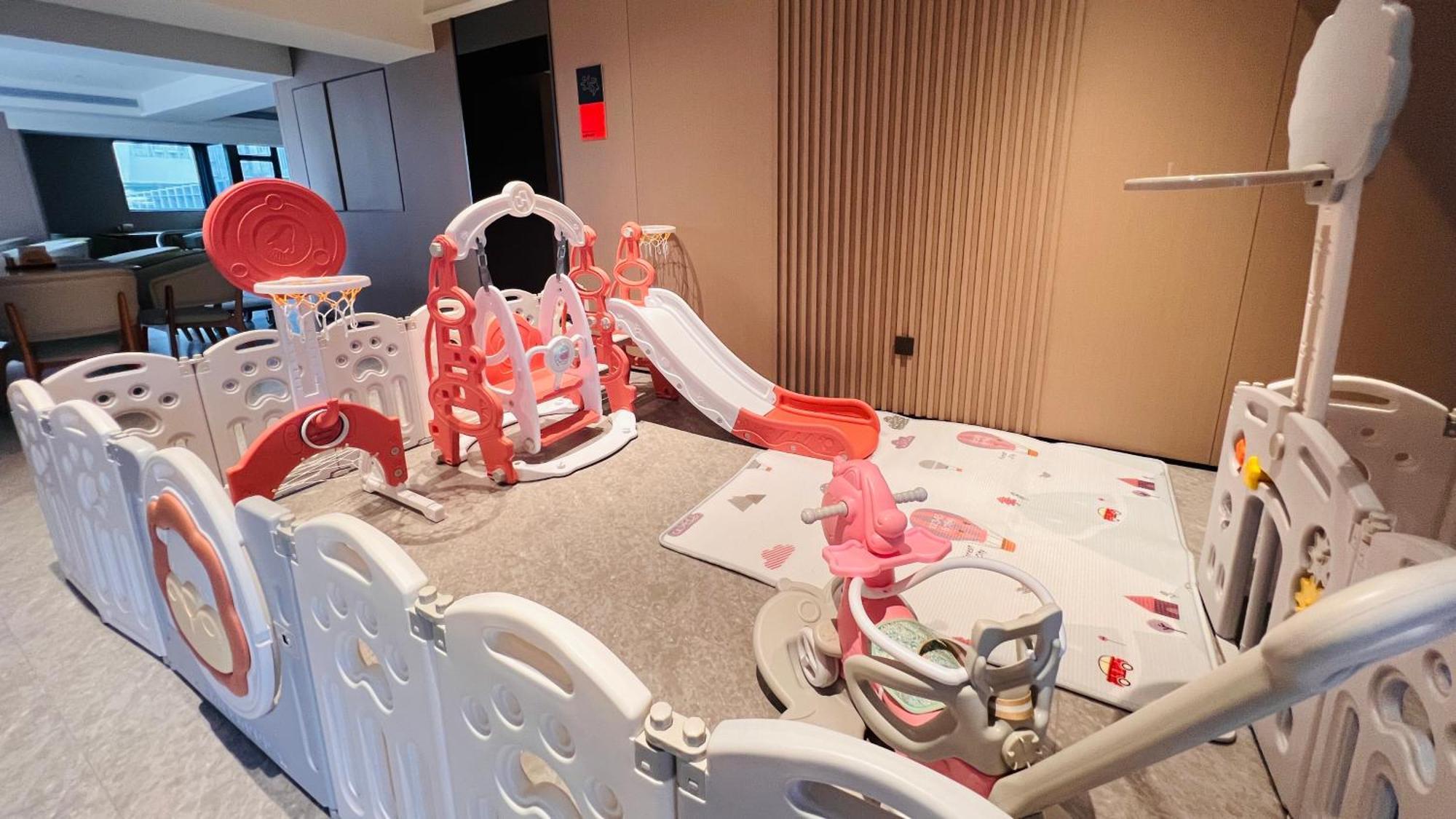 Grandee Rezen - Taikoo Hui Plaza Shipaiqiao Metro Station Hotel 5*