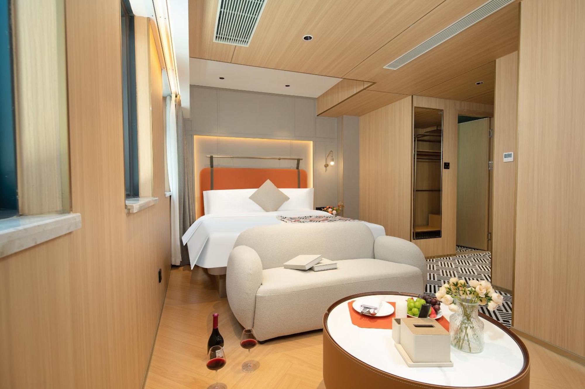 Grandee Rezen - Taikoo Hui Plaza Shipaiqiao Metro Station 5*