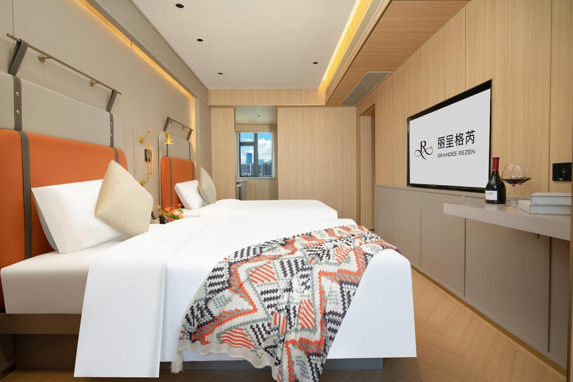 Grandee Rezen - Taikoo Hui Plaza Shipaiqiao Metro Station 5*