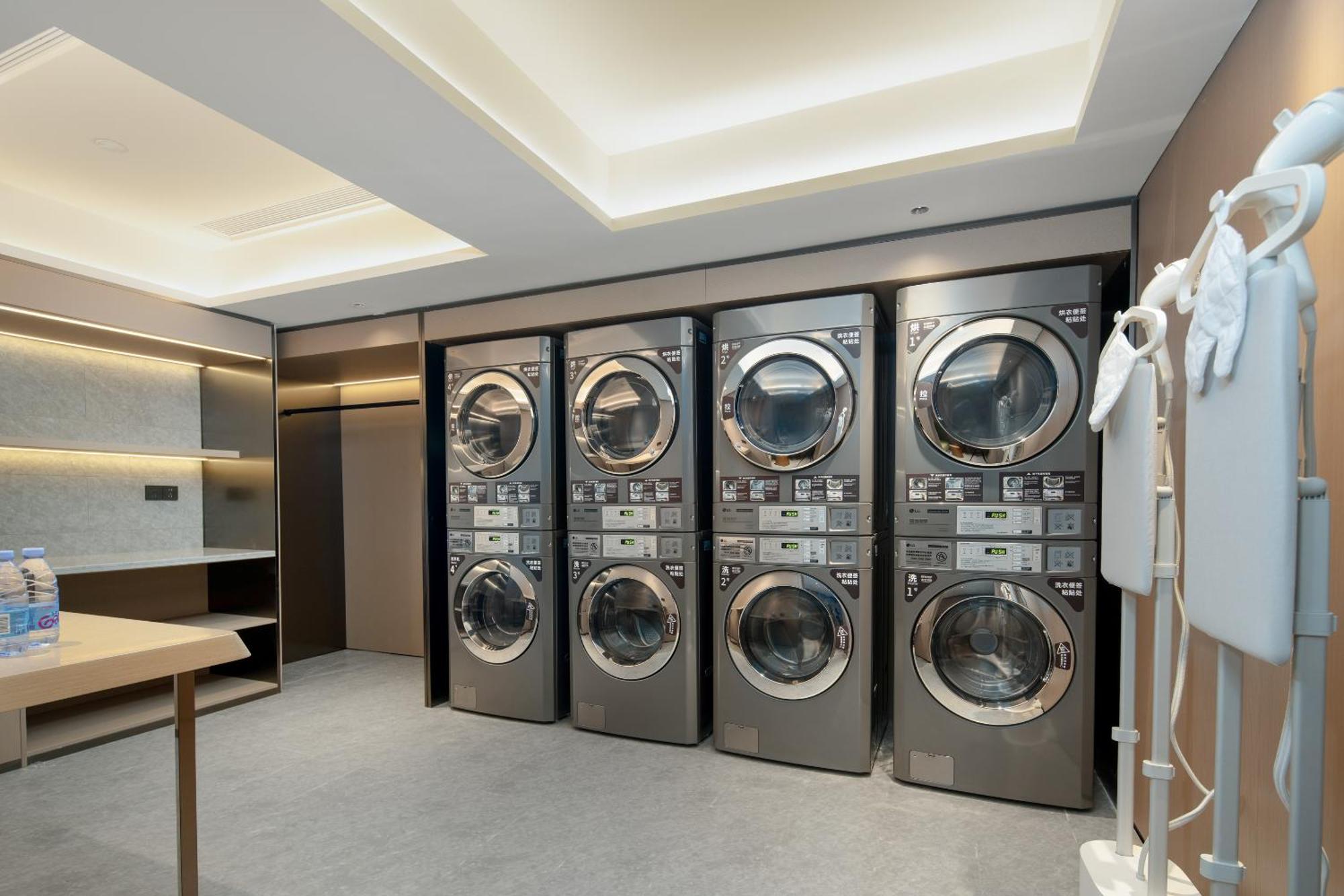 Hotel Grandee Rezen - Taikoo Hui Plaza Shipaiqiao Metro Station