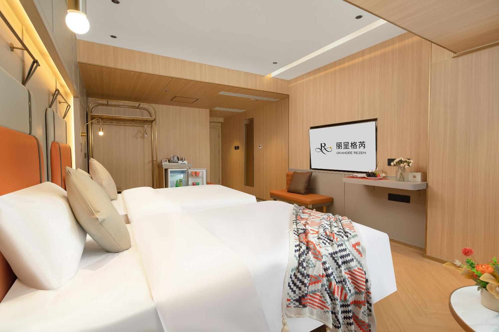 Hotel Grandee Rezen - Taikoo Hui Plaza Shipaiqiao Metro Station 5*