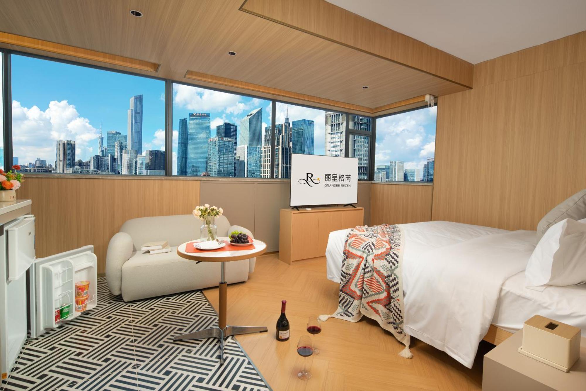 Grandee Rezen - Taikoo Hui Plaza Shipaiqiao Metro Station Hotel 5*