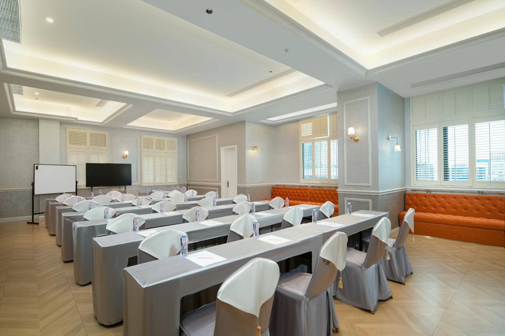 Grandee Rezen - Taikoo Hui Plaza Shipaiqiao Metro Station 5*