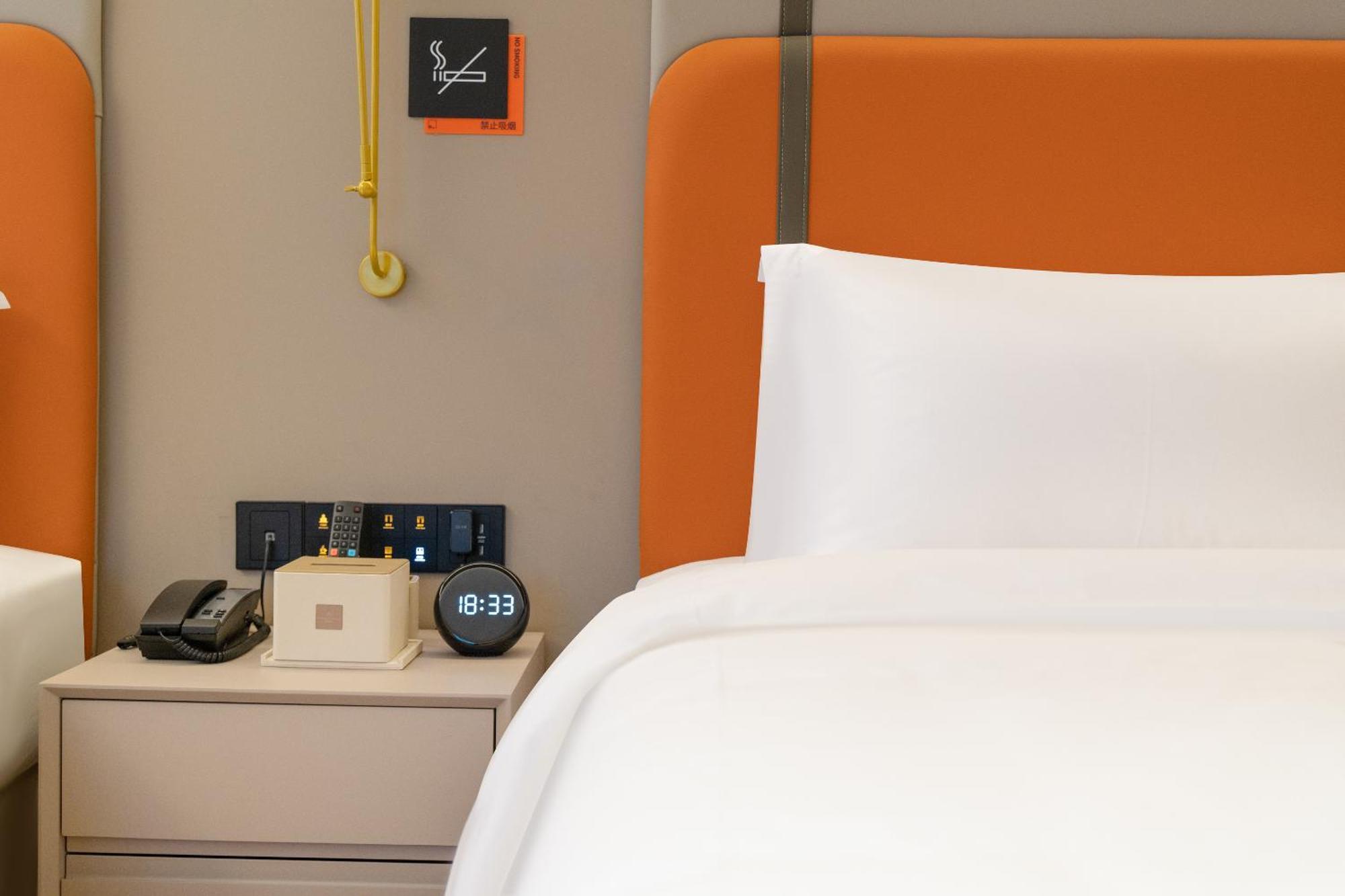 Hotel Grandee Rezen - Taikoo Hui Plaza Shipaiqiao Metro Station