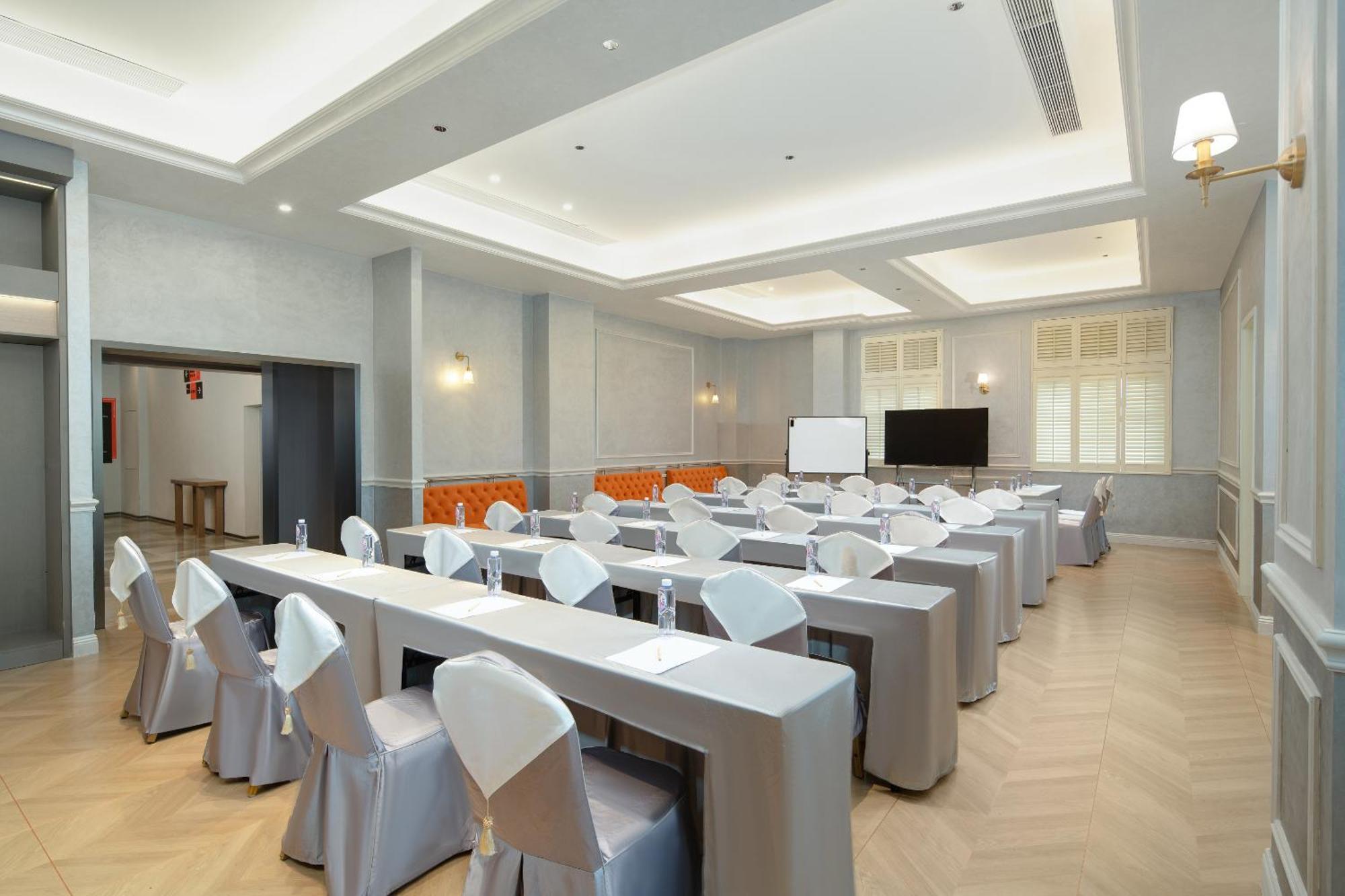 Grandee Rezen - Taikoo Hui Plaza Shipaiqiao Metro Station Hotel 5*