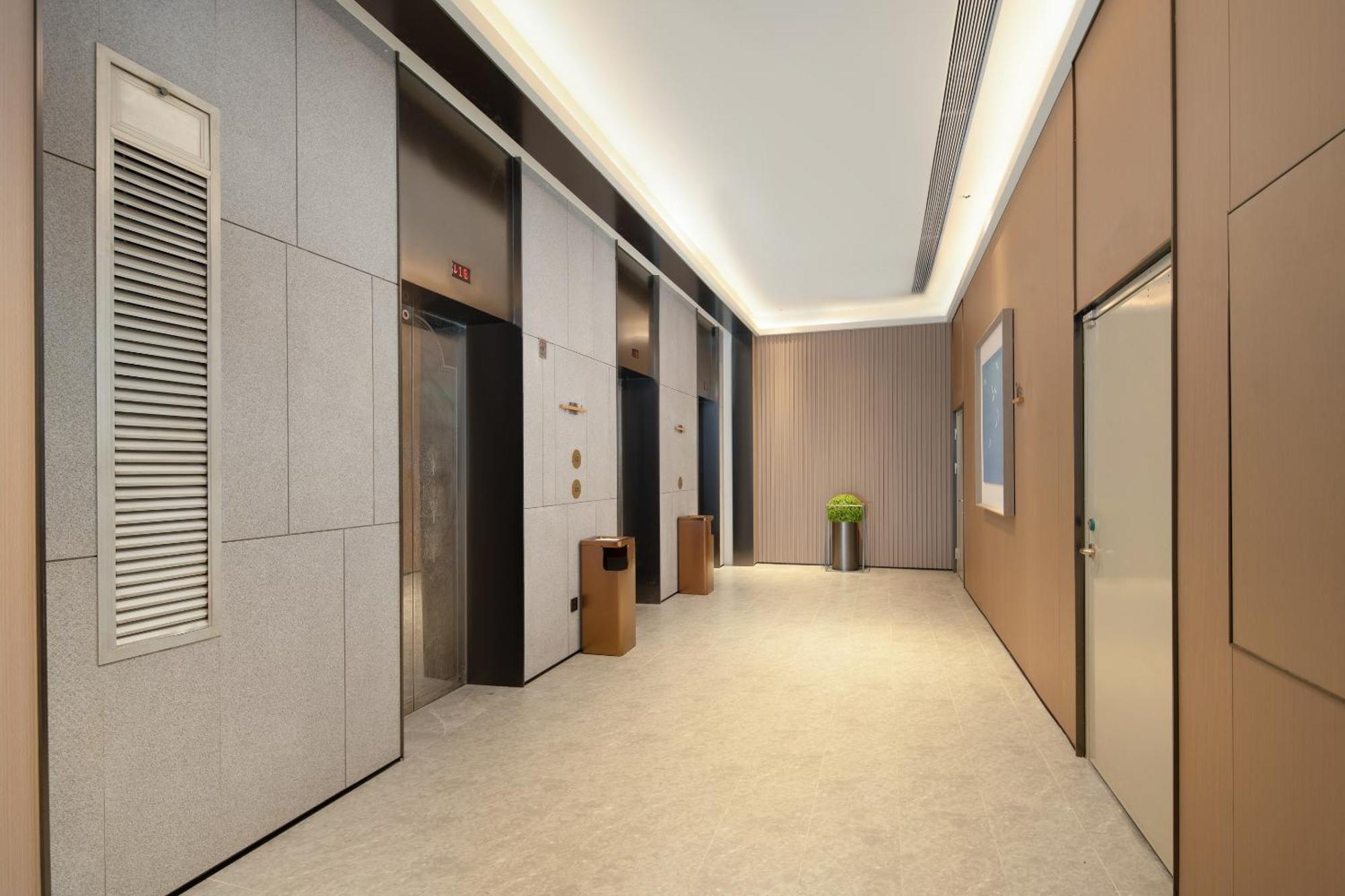 Hotel Grandee Rezen - Taikoo Hui Plaza Shipaiqiao Metro Station