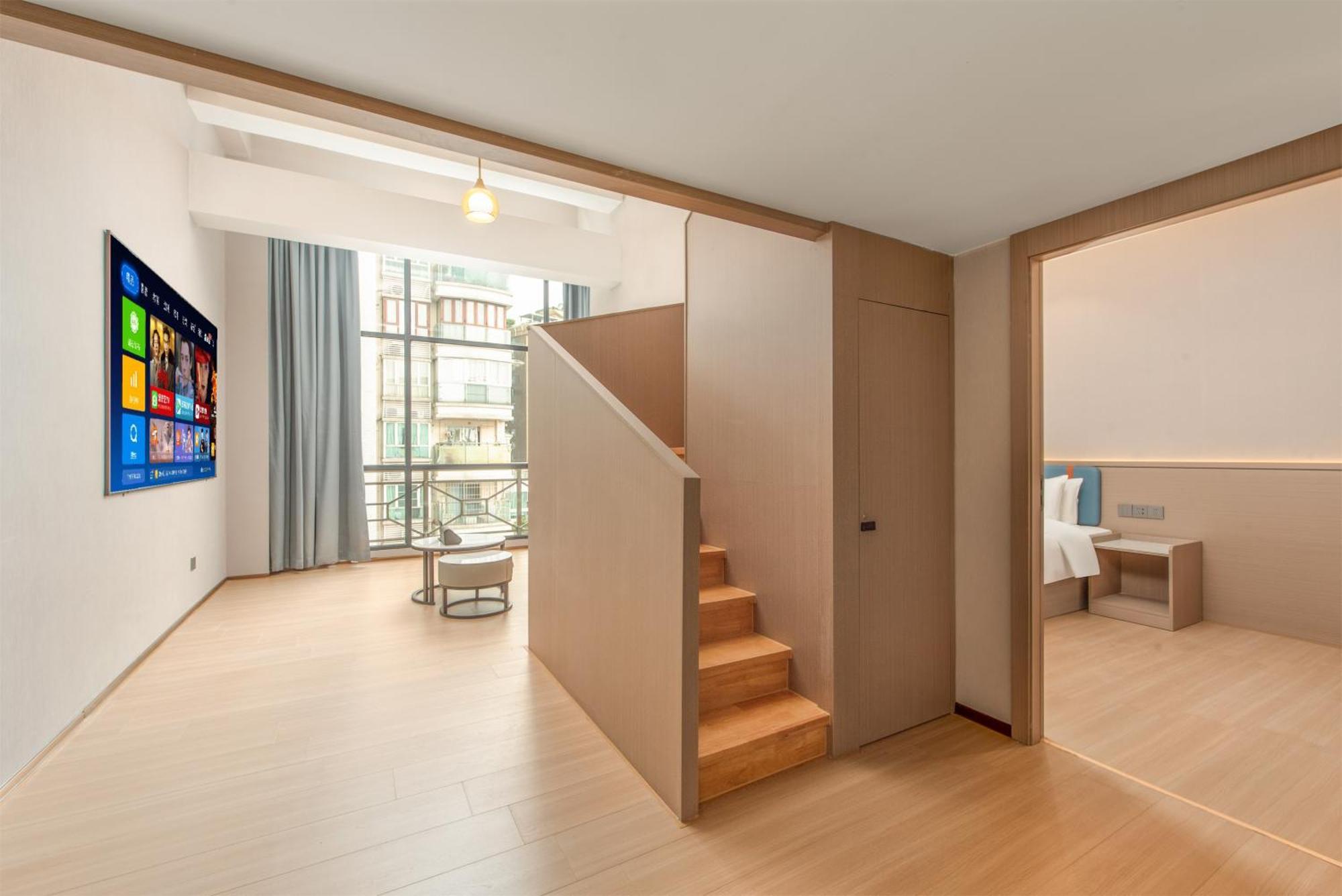 Yizhi - Tower Metro Station Pazhou Convention And Exhibition Center Branch 4*