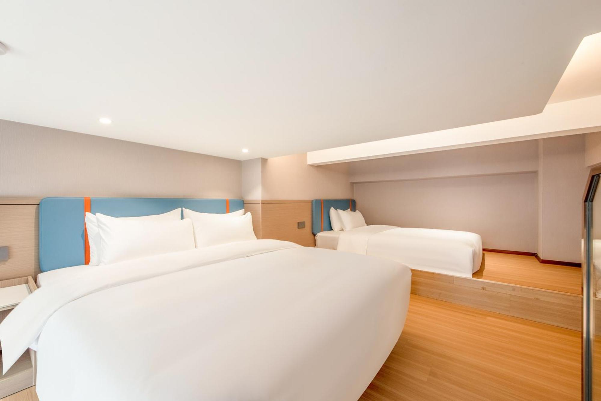 Hotel Yizhi - Tower Metro Station Pazhou Convention And Exhibition Center Branch 4*