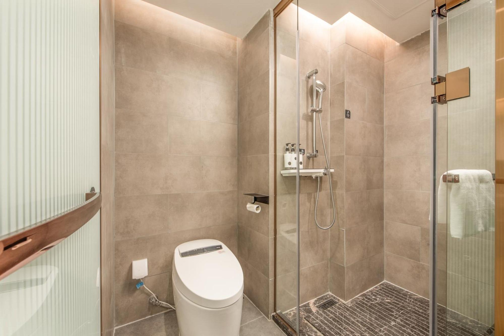 Hotel Yizhi - Tower Metro Station Pazhou Convention And Exhibition Center Branch 4*