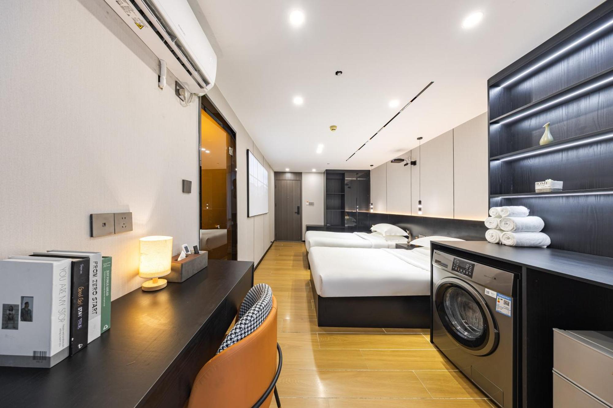 Yu Manju High-floor Huge-screen Audiovisual Hotel-guangzhou Tower Zhujiang New Town Sports West Road Branch 4*