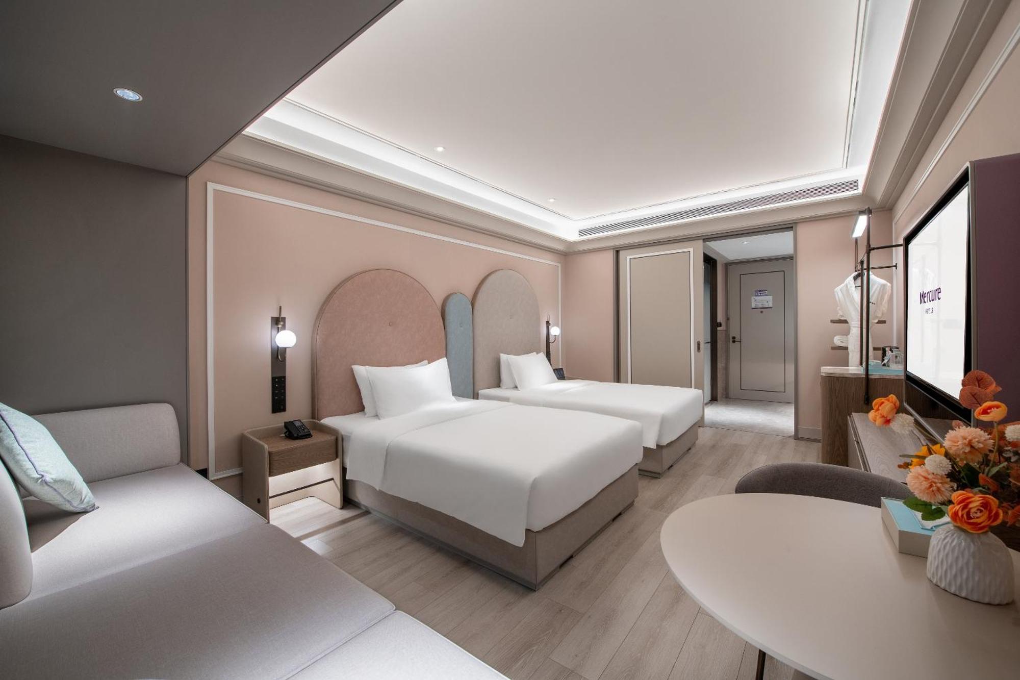 Mercure Baiyun International Airport - Airport Free Shuttle Bus Hotel Guangzhou