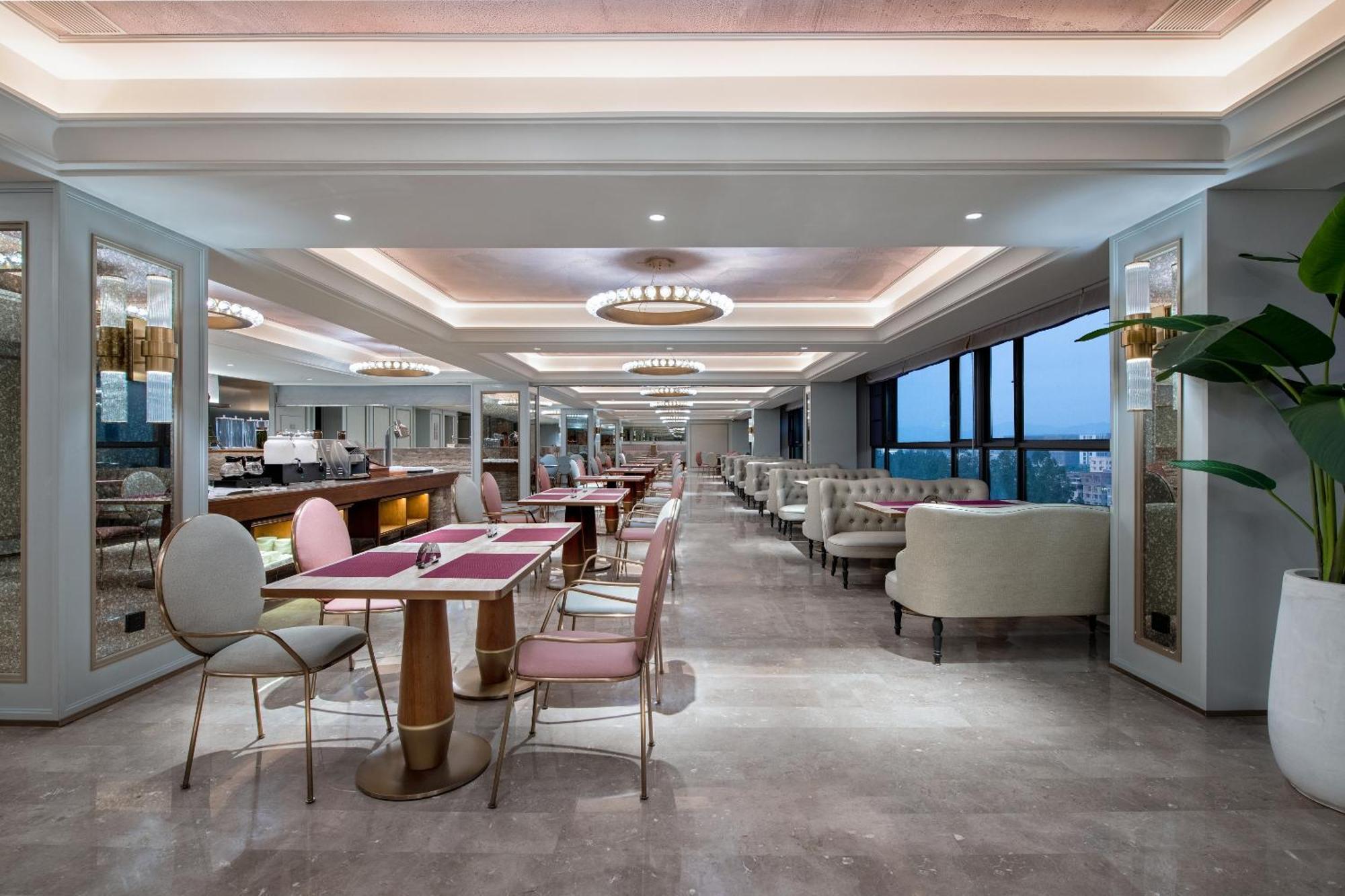 Mercure Baiyun International Airport - Airport Free Shuttle Bus Guangzhou