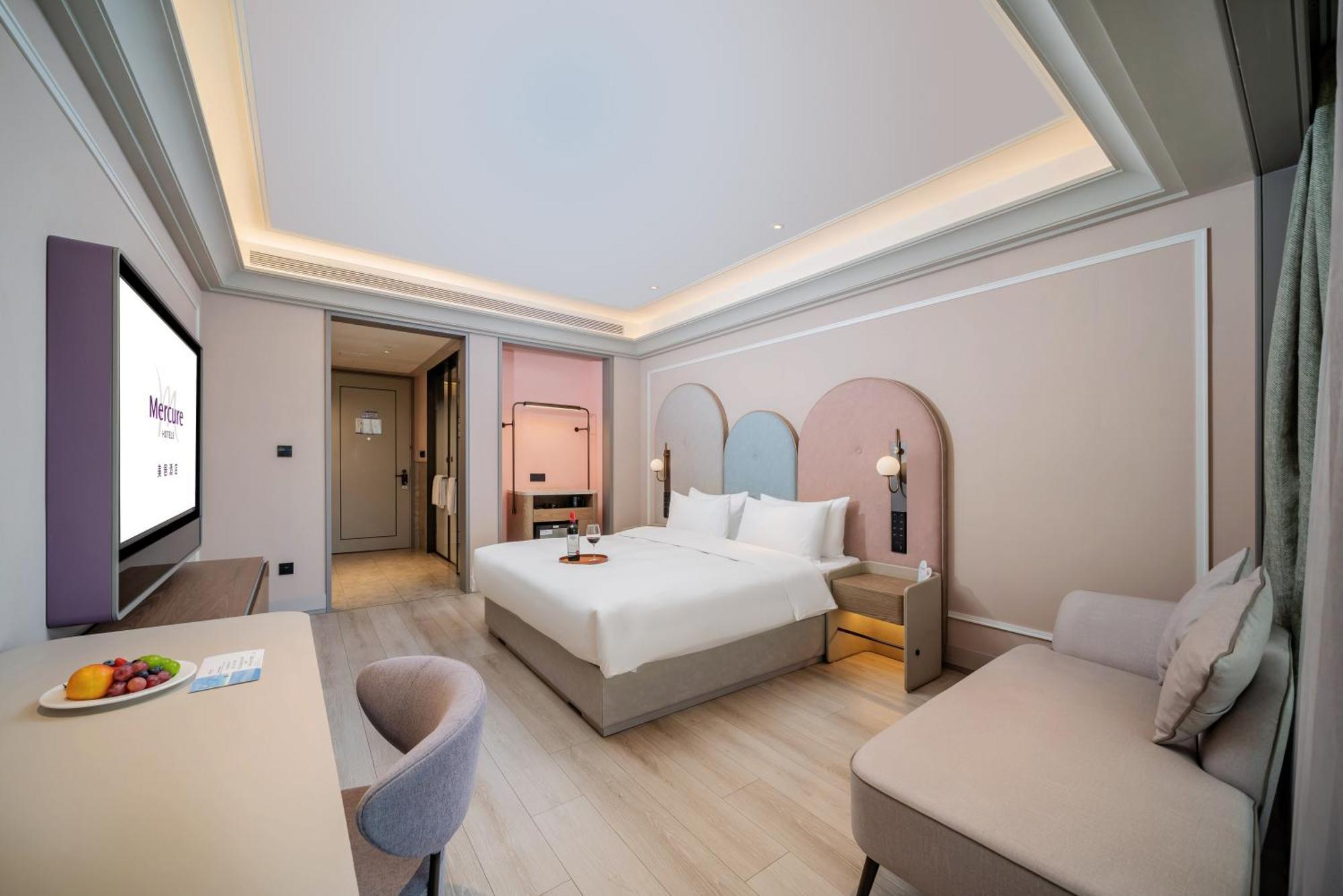 Hotel Mercure Baiyun International Airport - Airport Free Shuttle Bus 4*