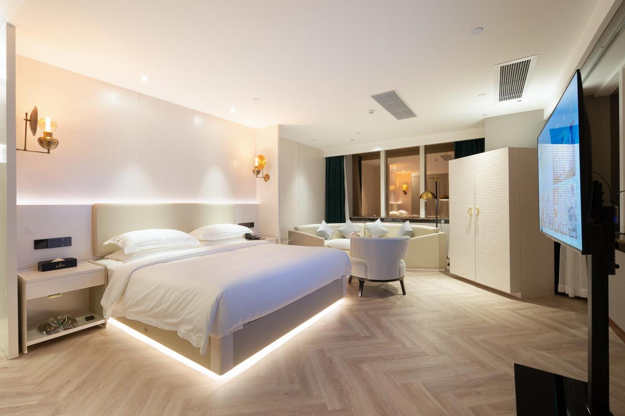 Hotel Elite International Taikoo Hui Plaza Gangding Metro Station Branch - Free Shuttle Bus To Fair Complex During Fair Period & Overseas Buyers Registration Service & Free Vpn Internet Access